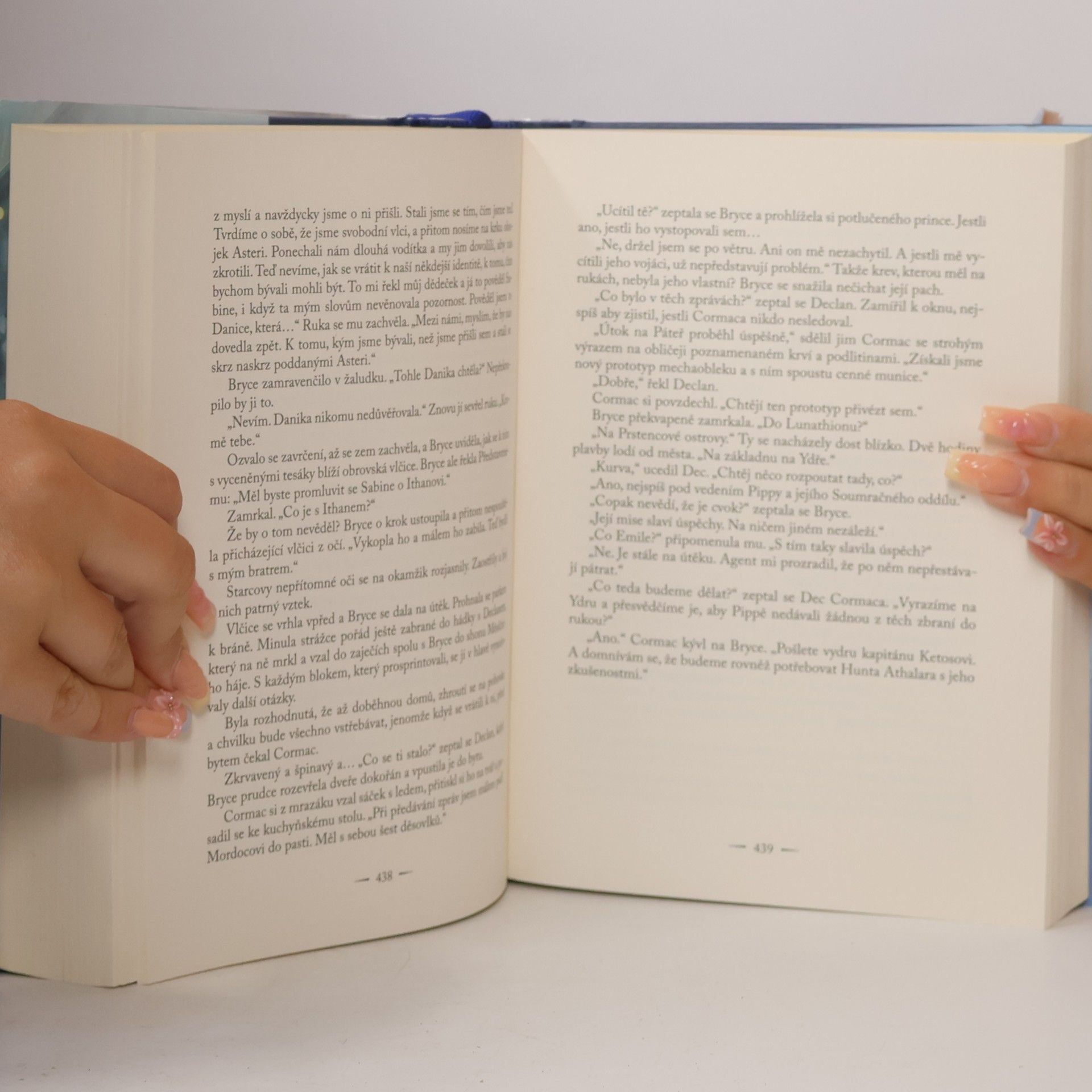 Sarah J. Maas Půlměsíční město. Rod nebes a dechu