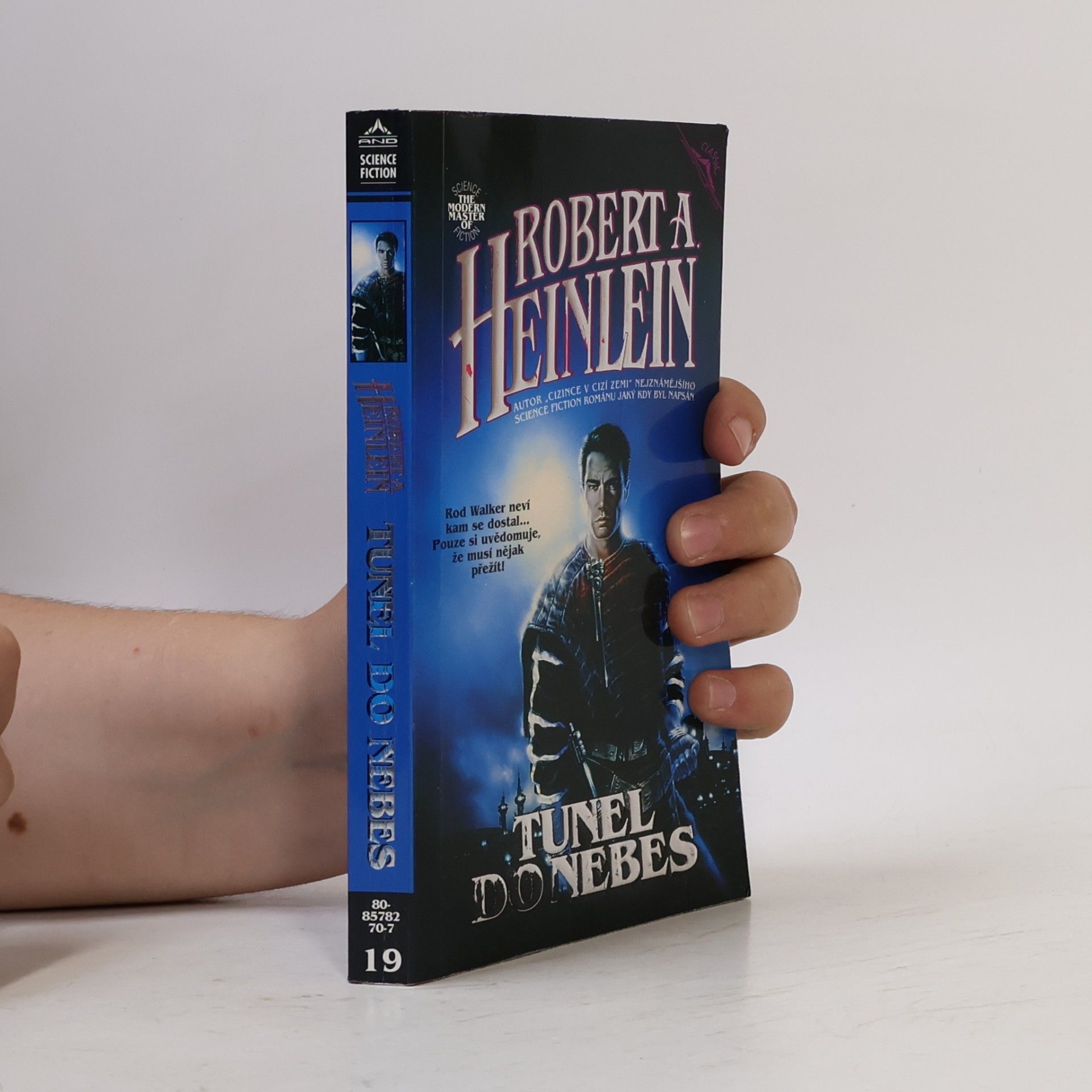 Robert A. Heinlein Tunel do nebes