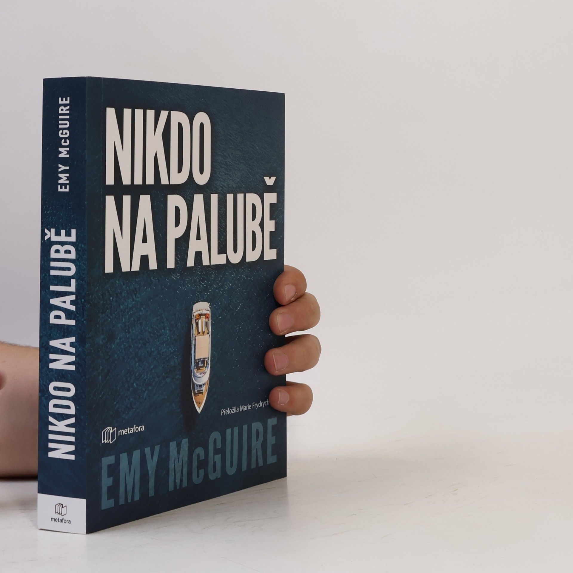 Emy McGuire Nikdo na palubě
