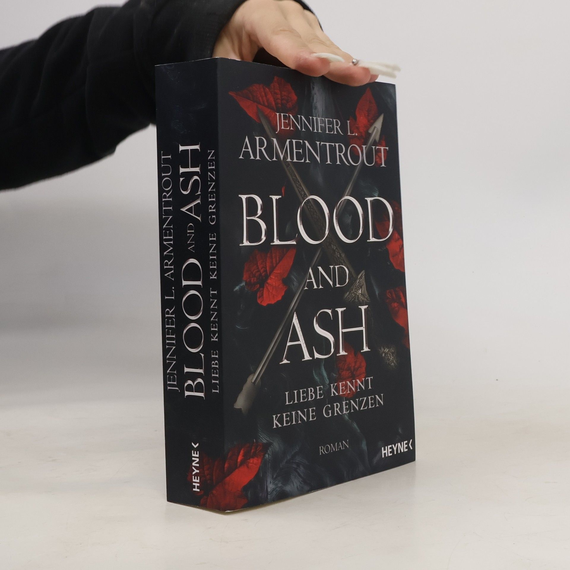 Jennifer L. Armentrout Blood and Ash