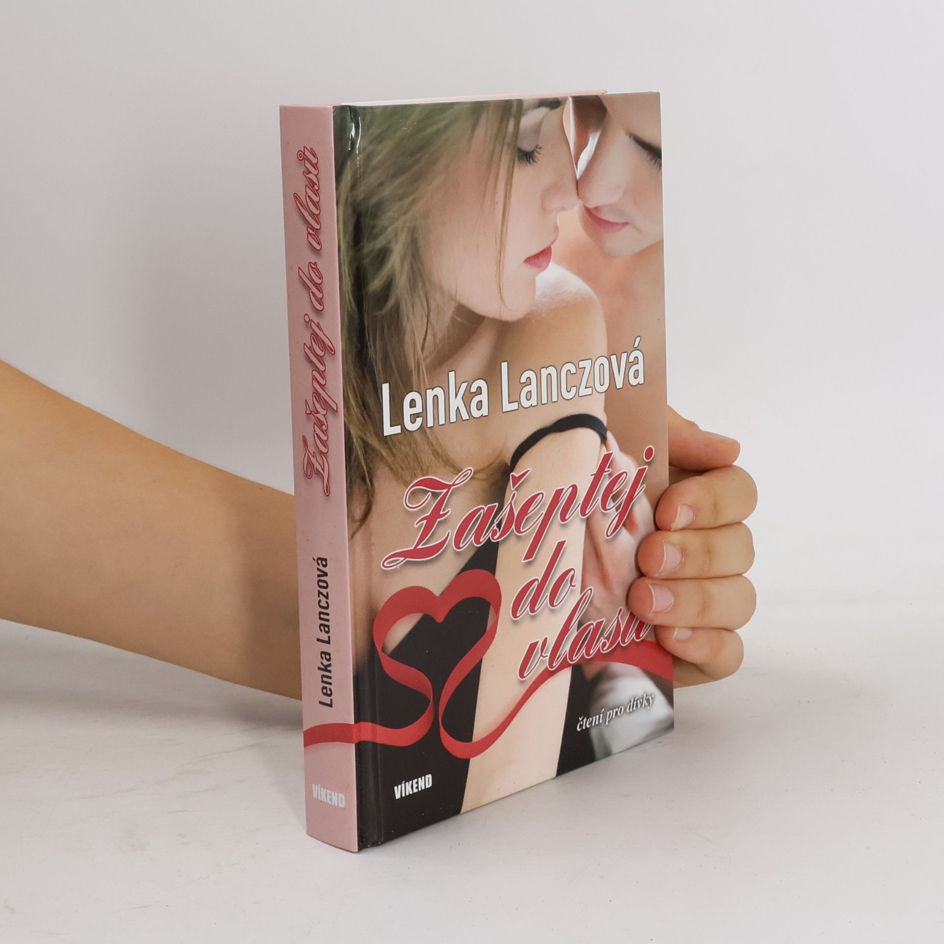 Lenka Lanczová Zašeptej do vlasů