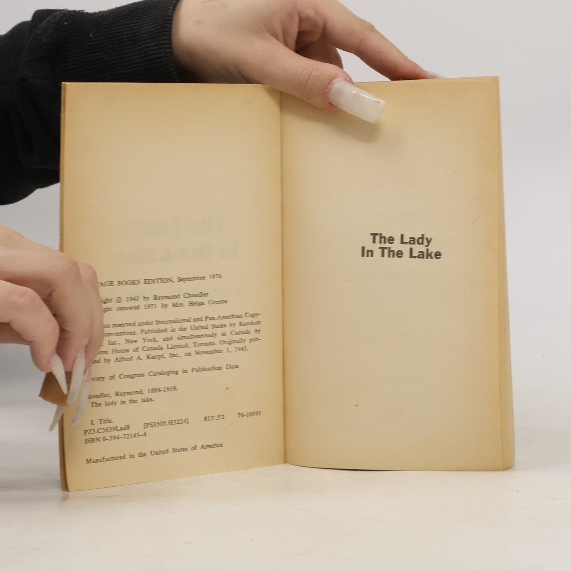 Raymond Chandler Vintage - V-145: The Lady in the Lake
