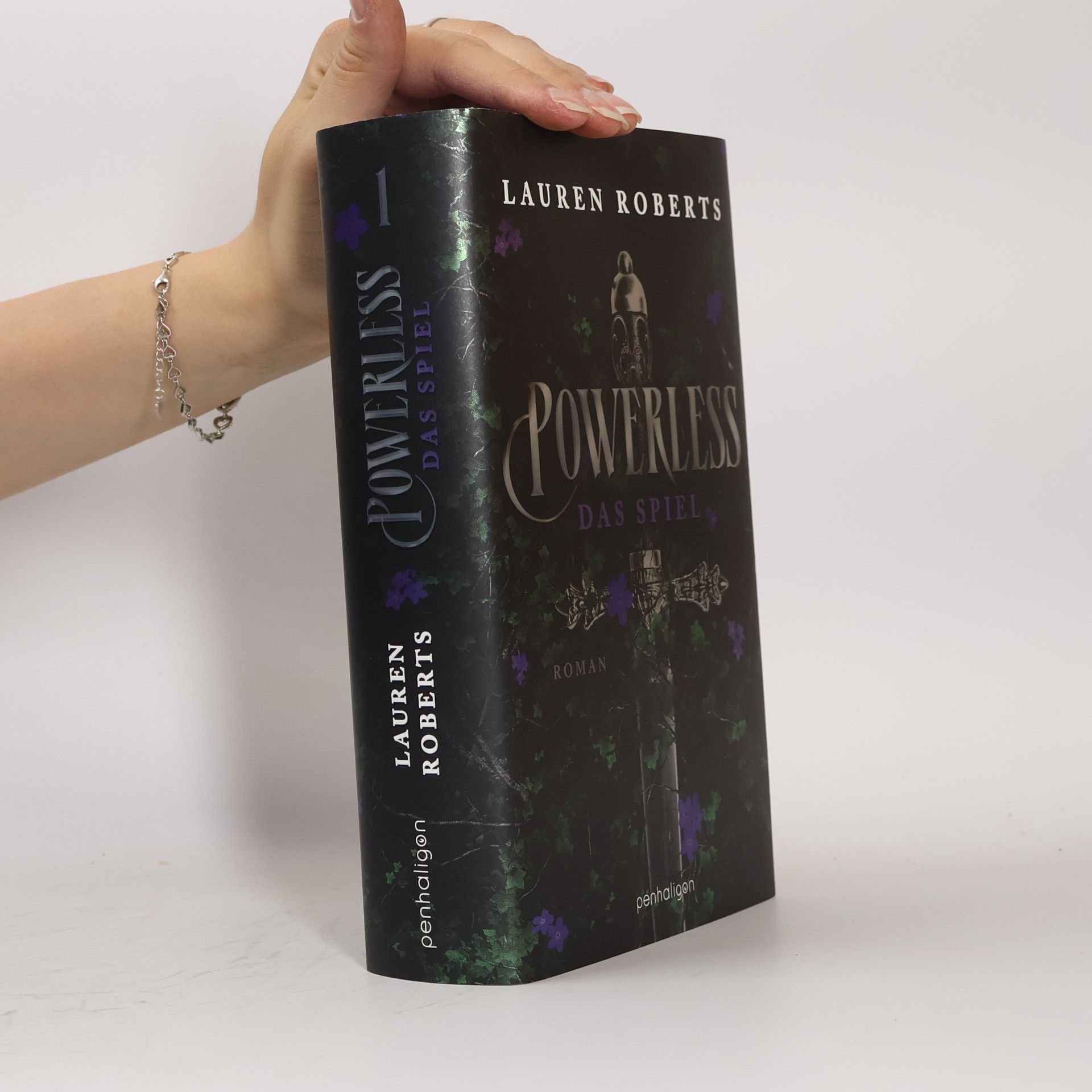 Lauren Roberts Powerless: Das Spiel