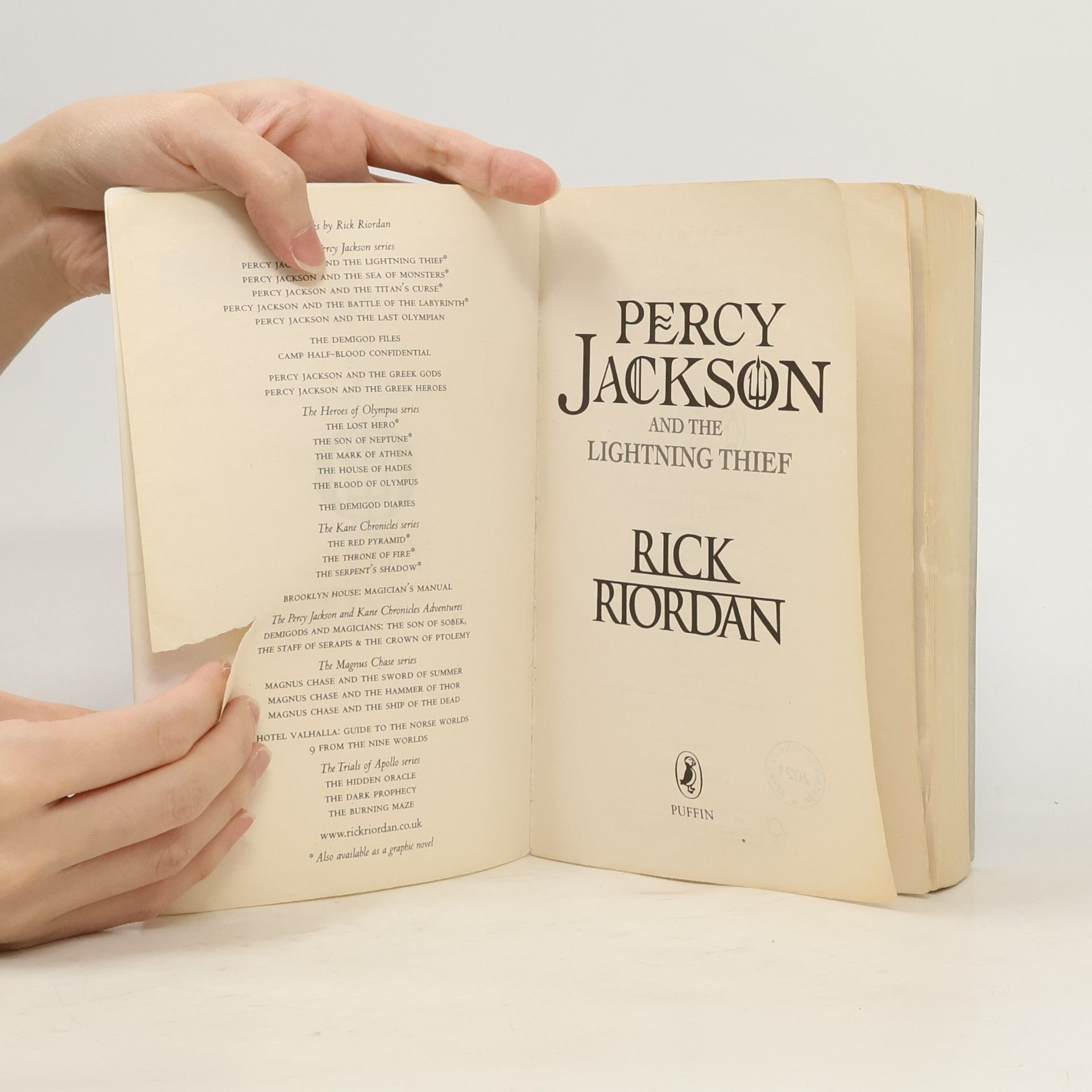 Rick Riordan Percy Jackson and the lightning thief