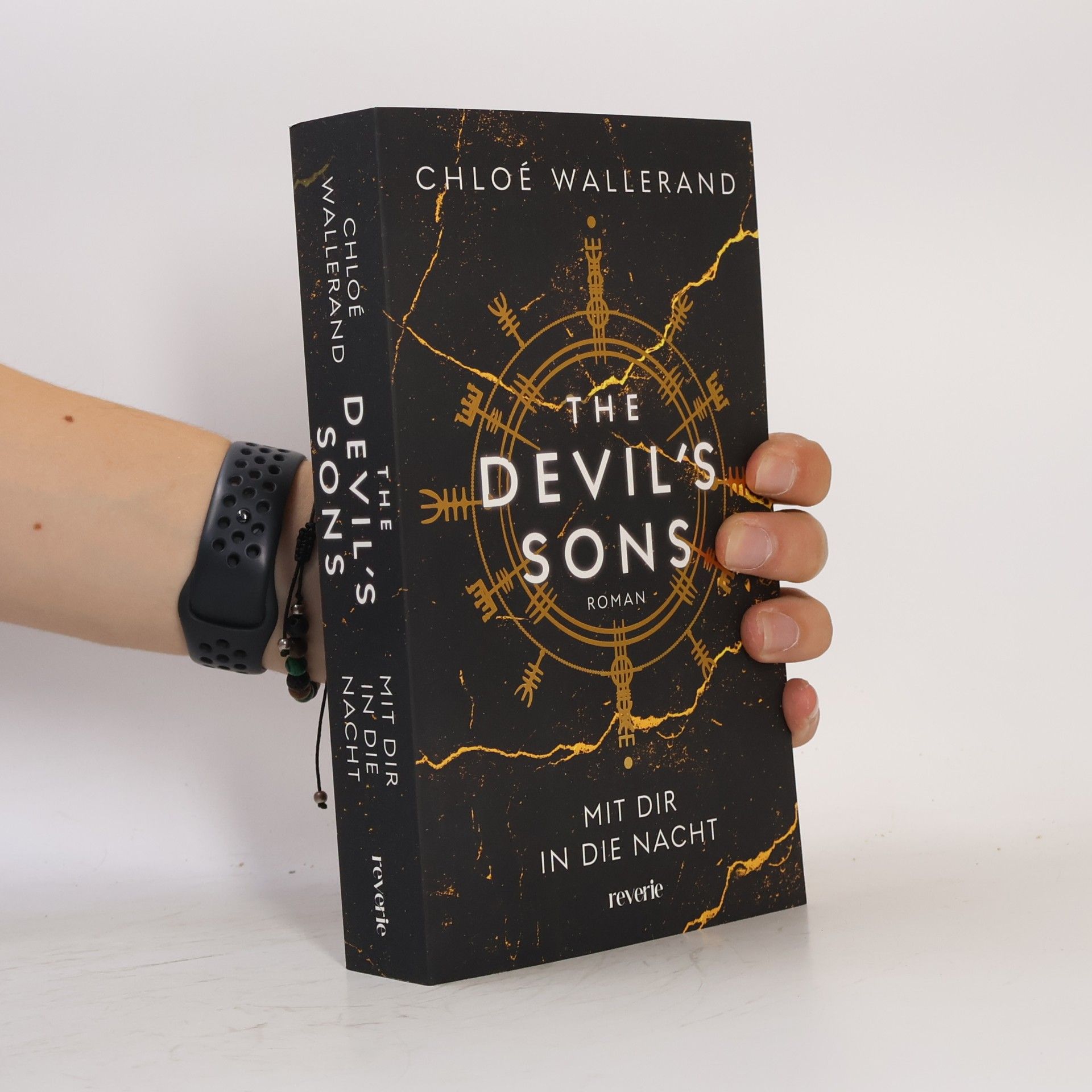 Chloé Wallerand The Devil's Sons 3