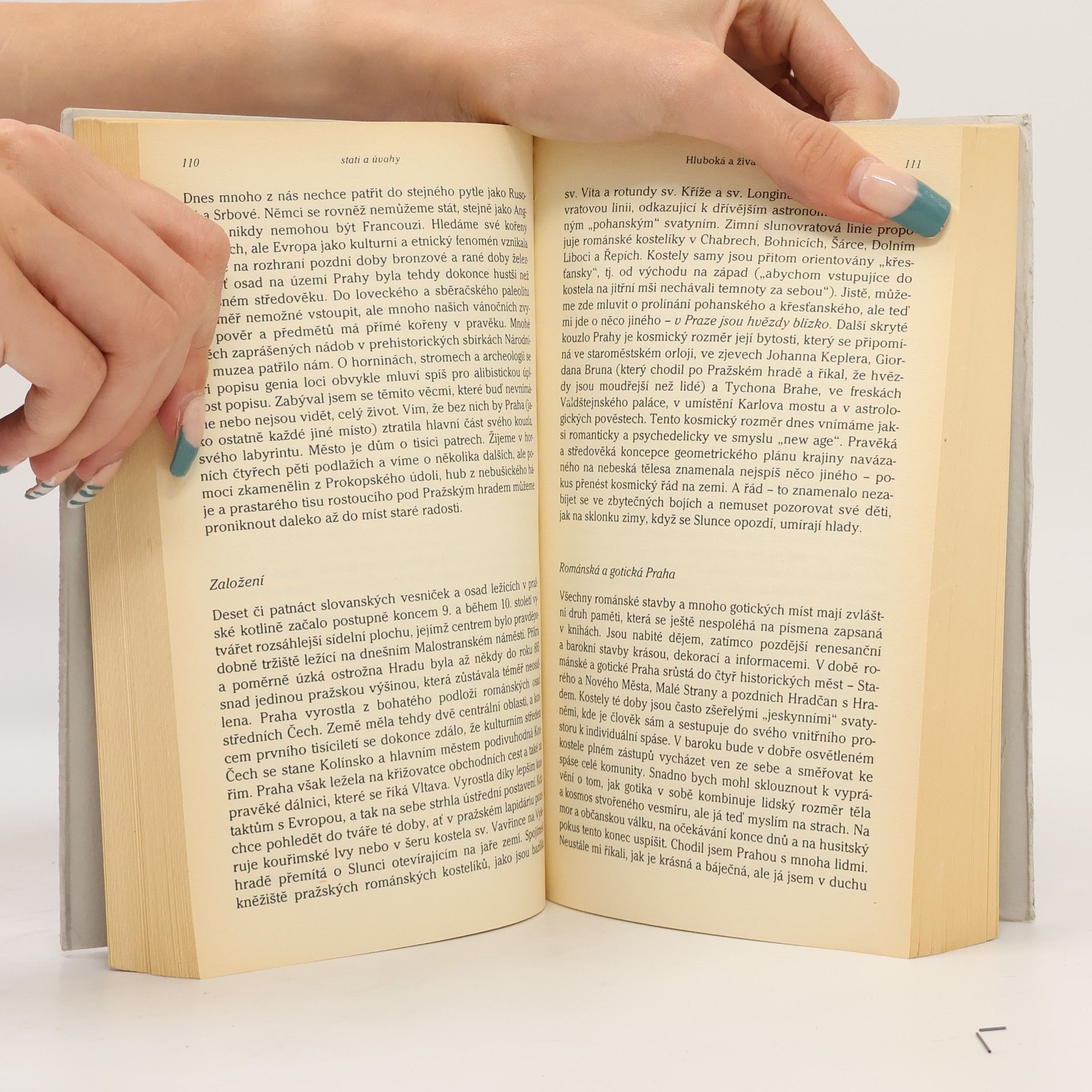 Autorenkollektiv Revue Prostor 47/48. Praha v proměně času. Komu patří Bůh?