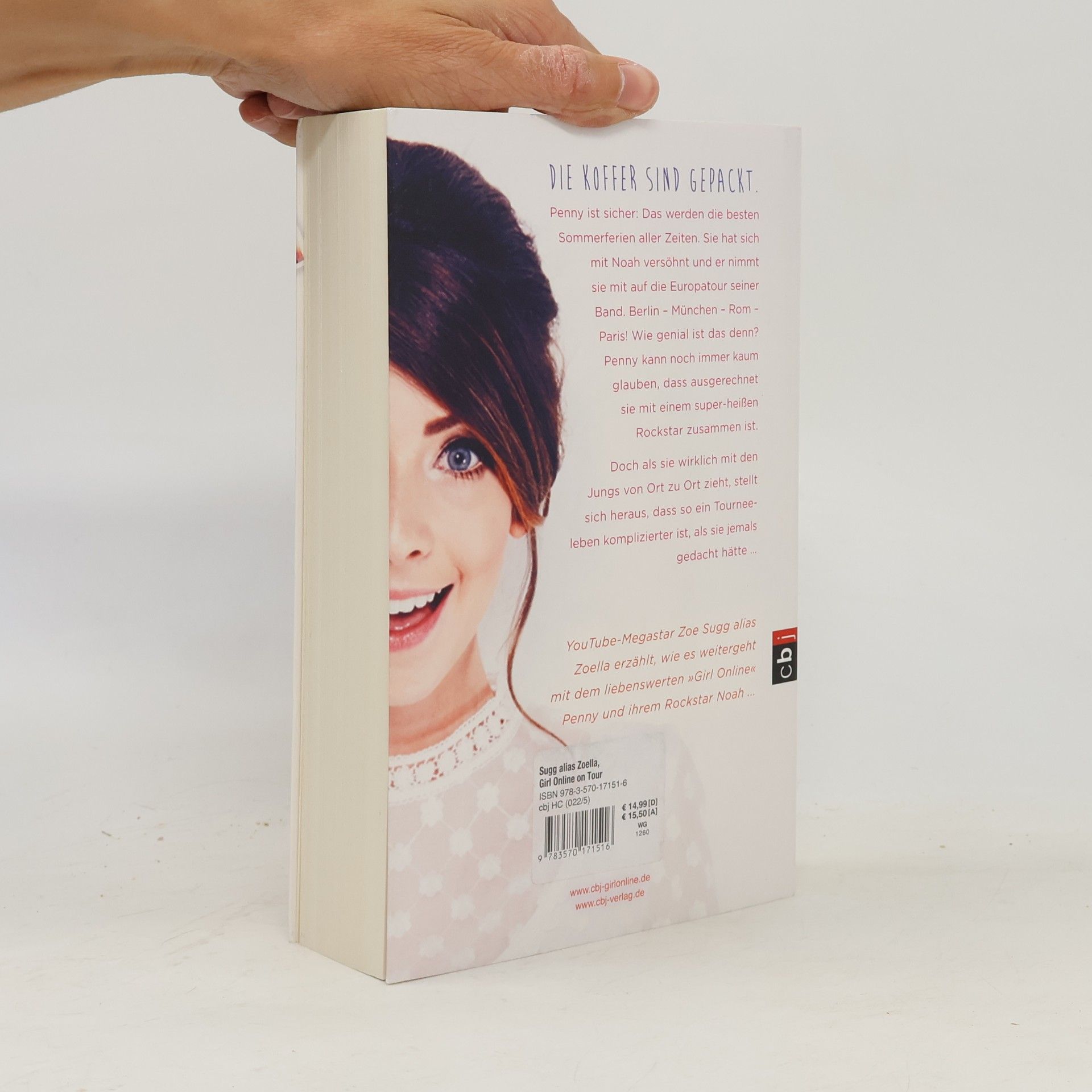 Zoe Sugg Girl online on Tour