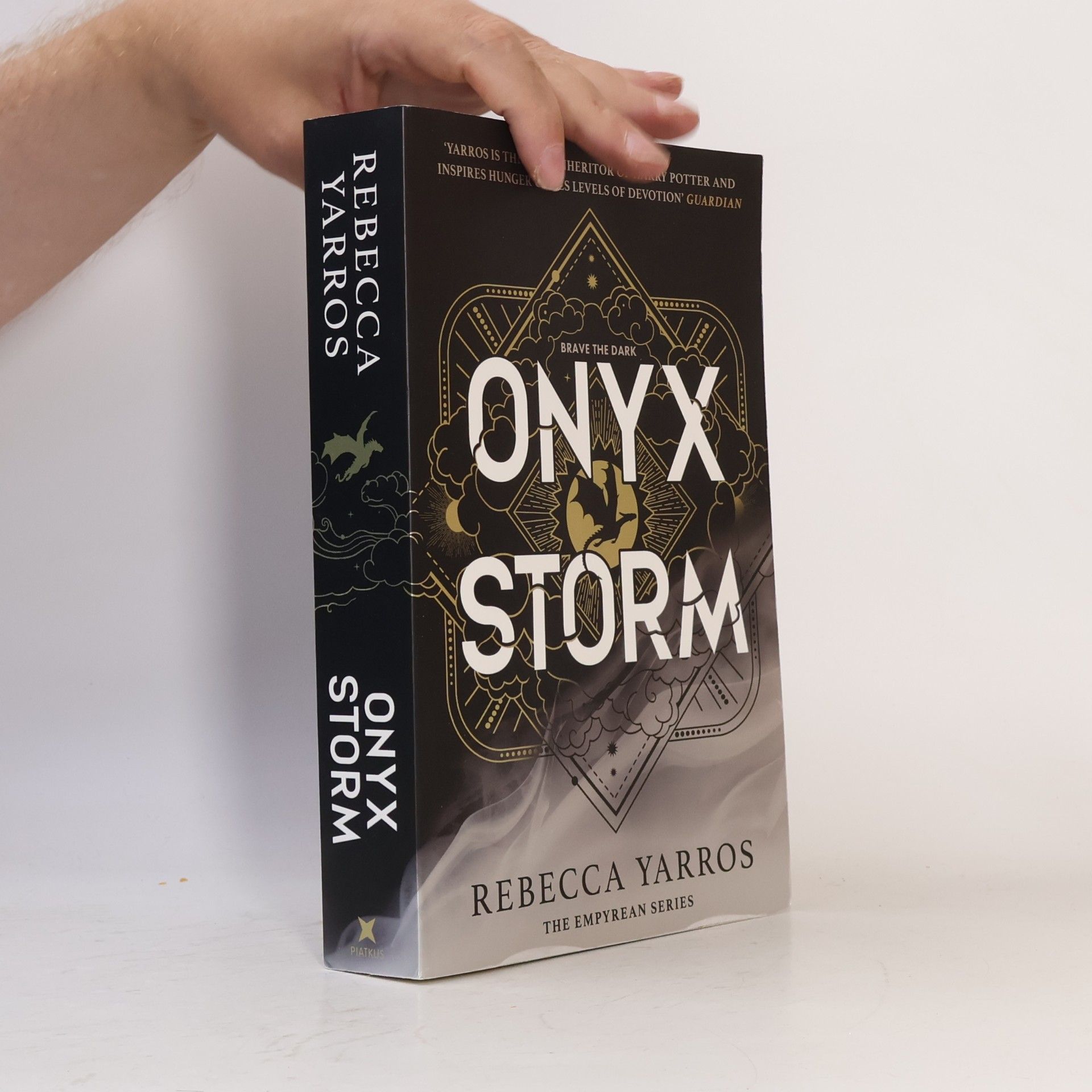 Rebecca Yarros Onyx Storm