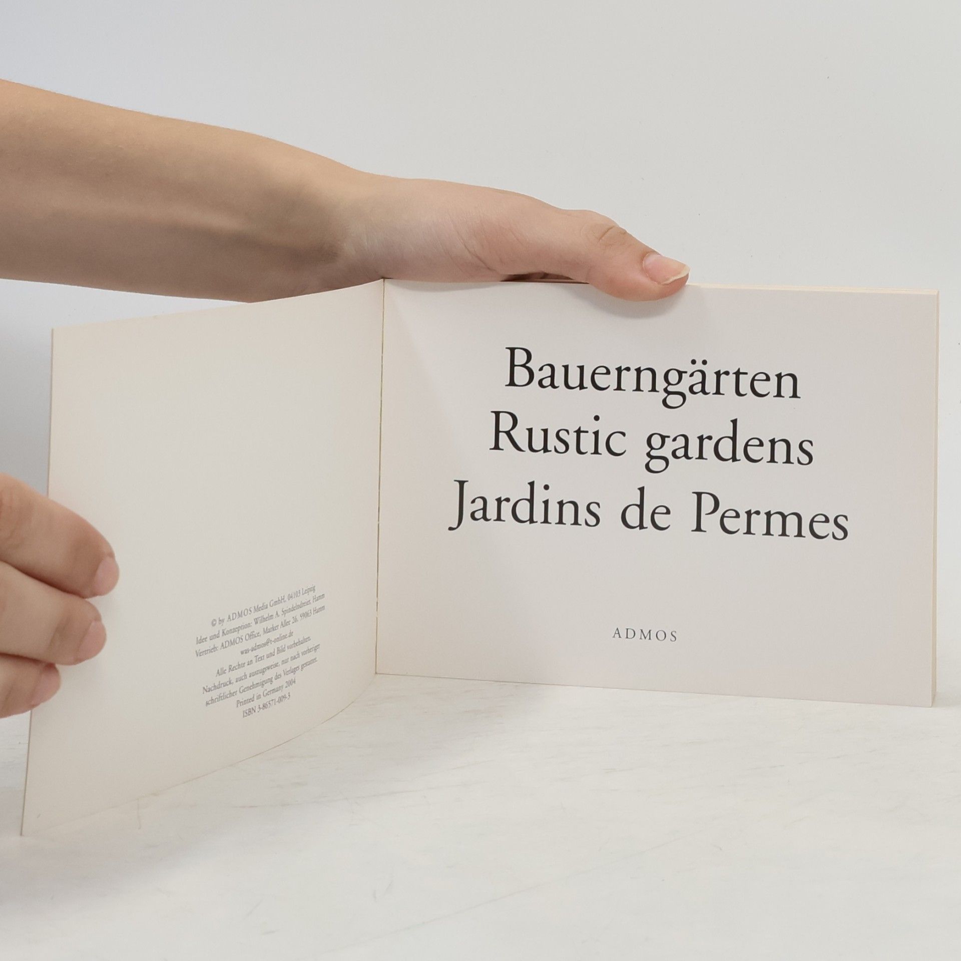 Bauerngärten / Rustic Gardens / Jardins de Permes: Postkartenbuch