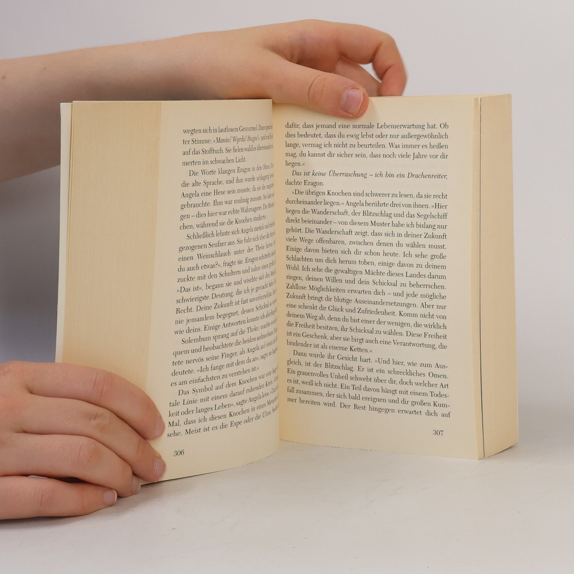 Christopher Paolini Eragon