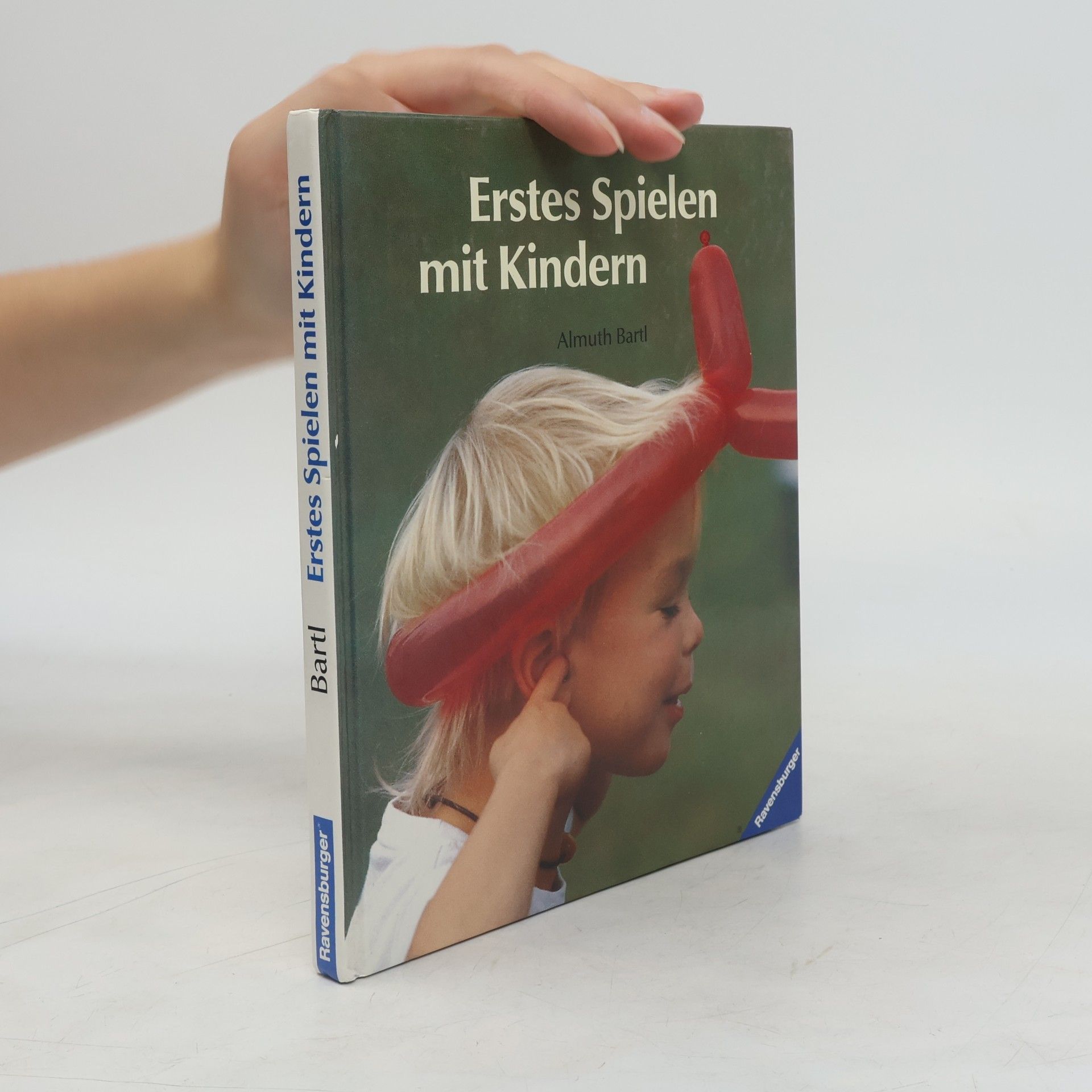 Erstes Spielen mit Kindern
