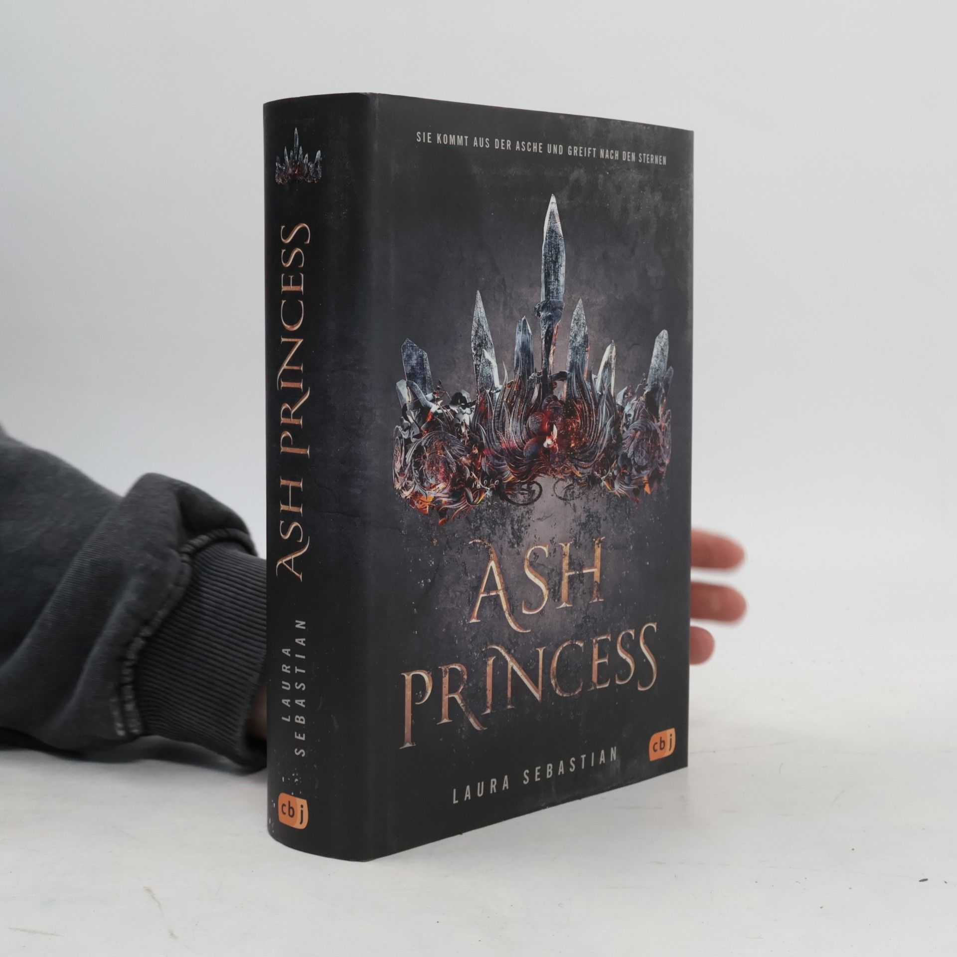 Laura Sebastian Ash princess