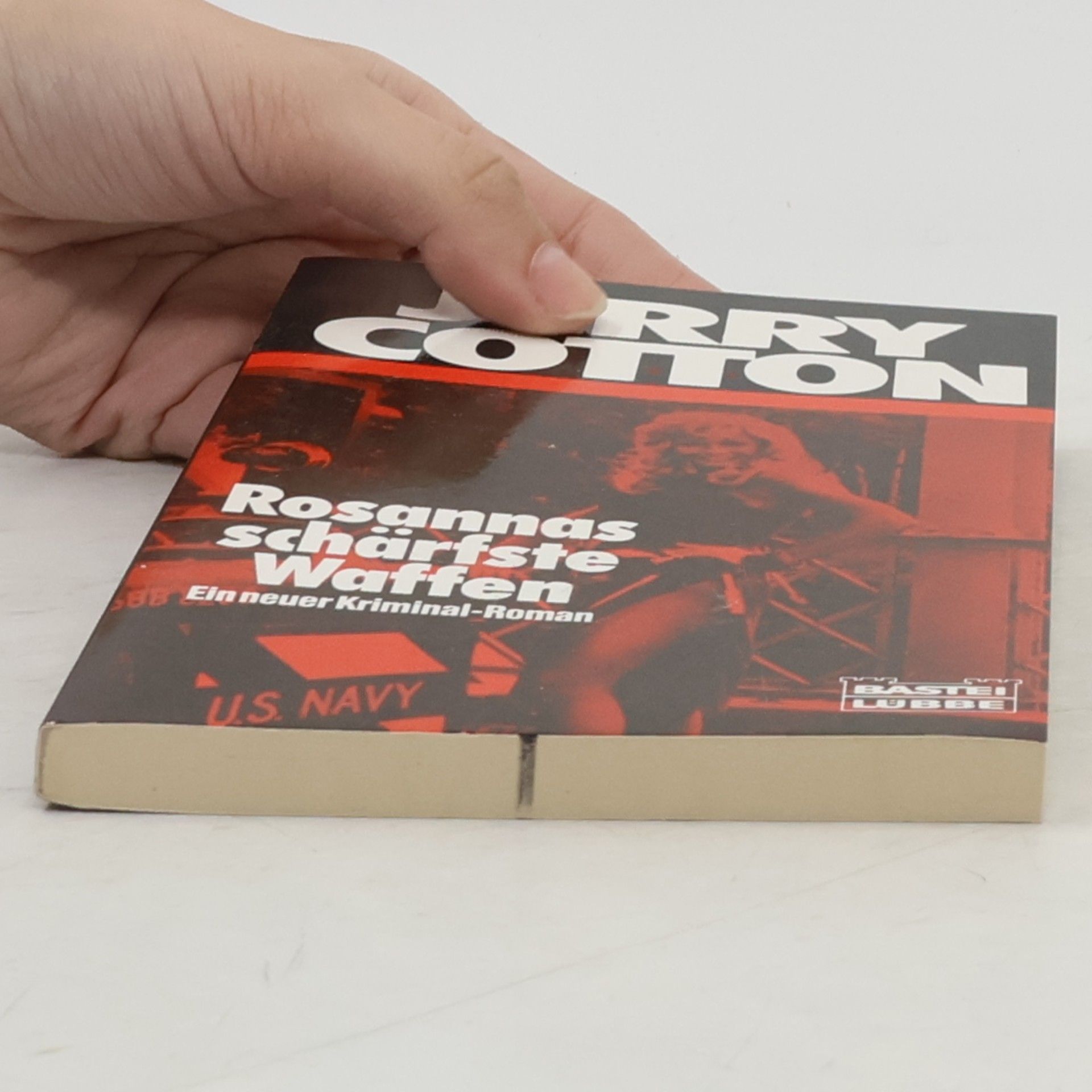 Jerry Cotton Jerry Cotton, Rosannas schärfste Waffen. Kriminalroman.