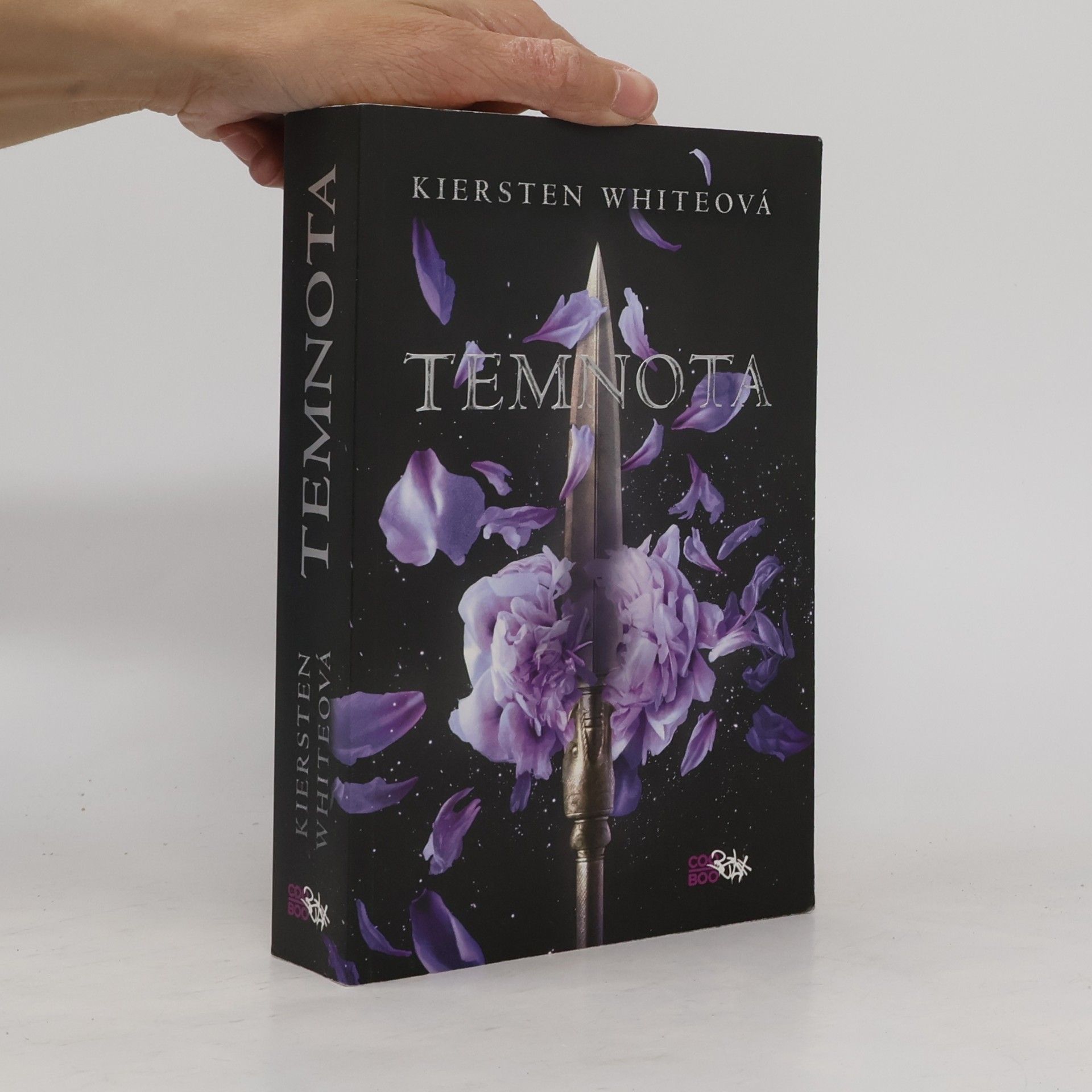 Kiersten White Temnota: Dobyvatelská sága 1