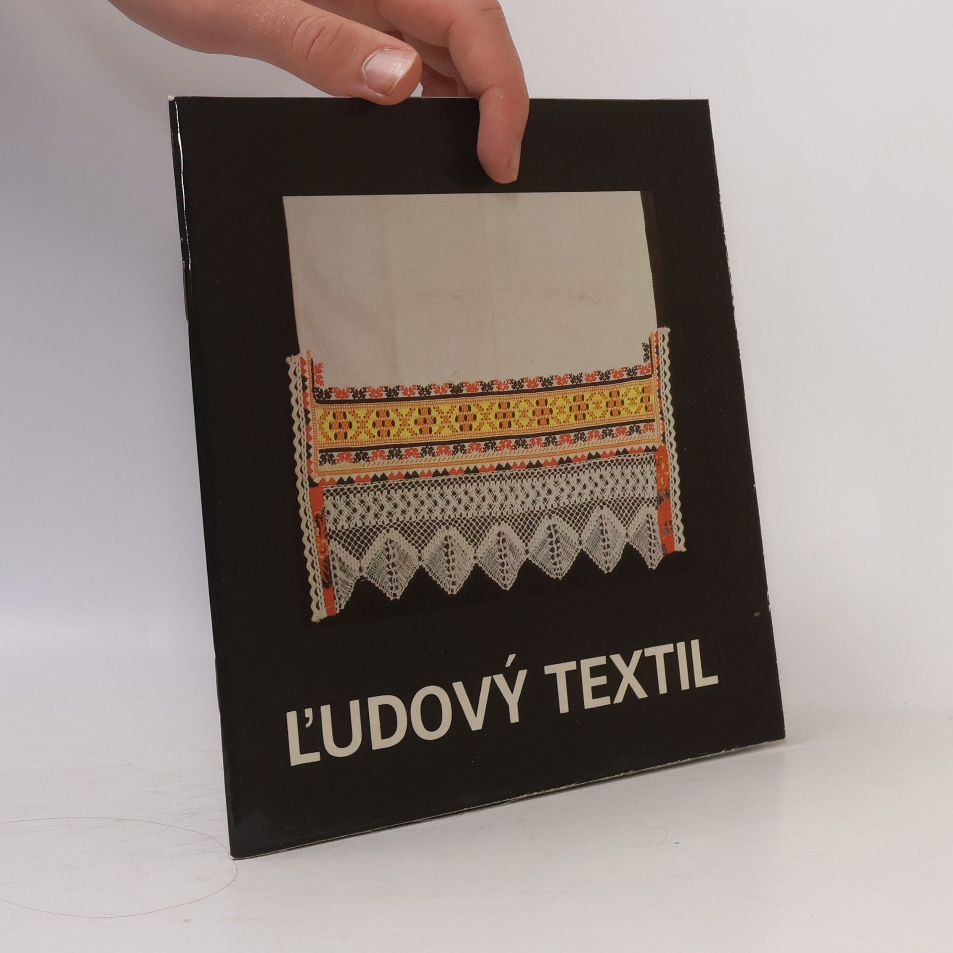 Autorenkollektiv L'udový textil