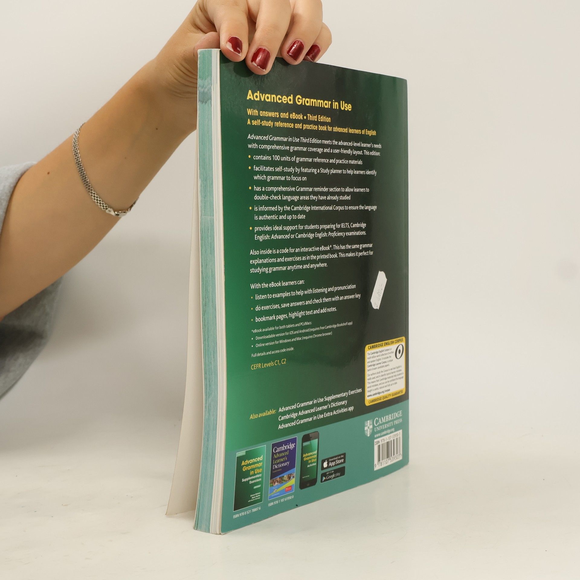 Martin Hewings Advanced grammar in use. A self-study reference and practice book for advanced learners of English.