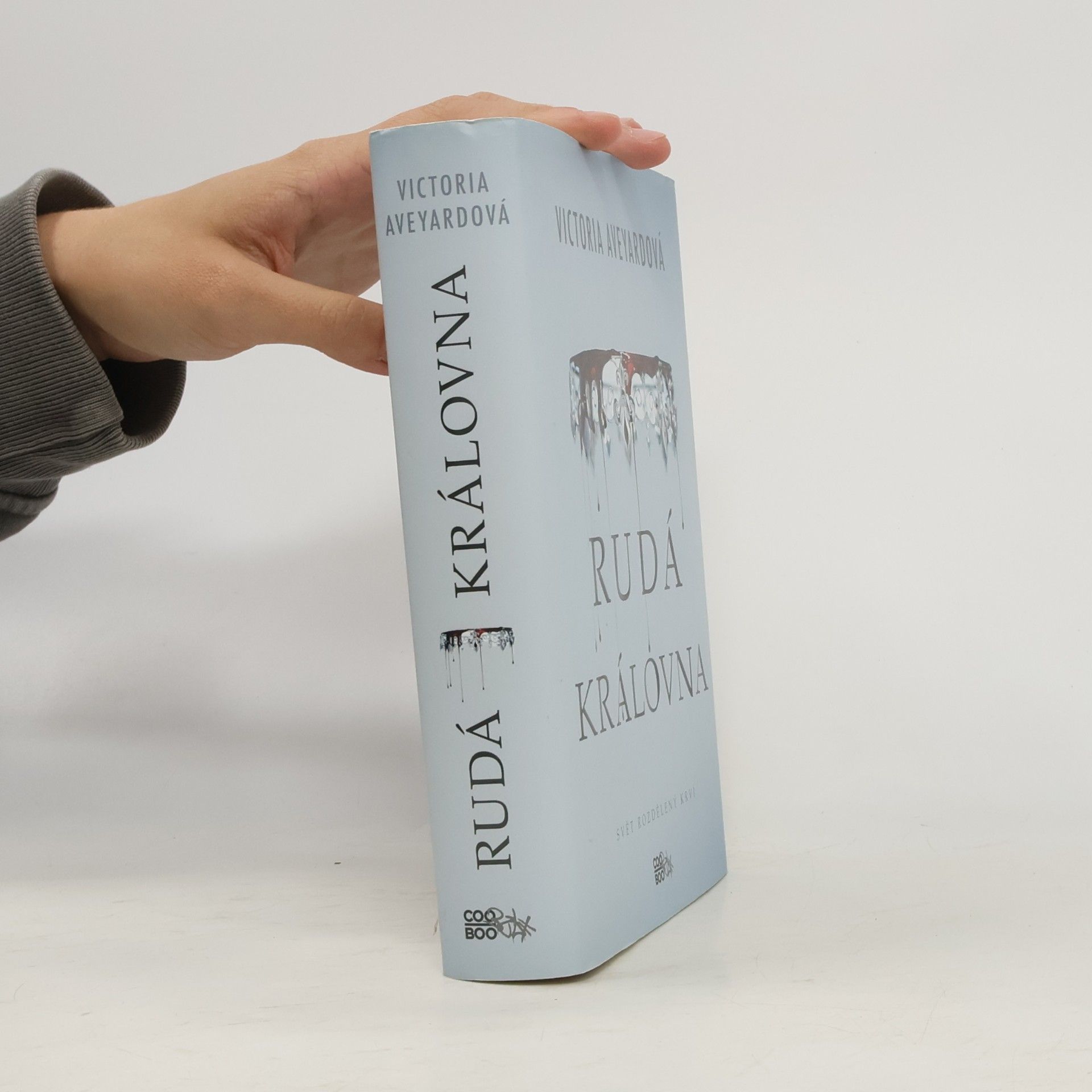 Victoria Aveyard Rudá královna. 1. díl