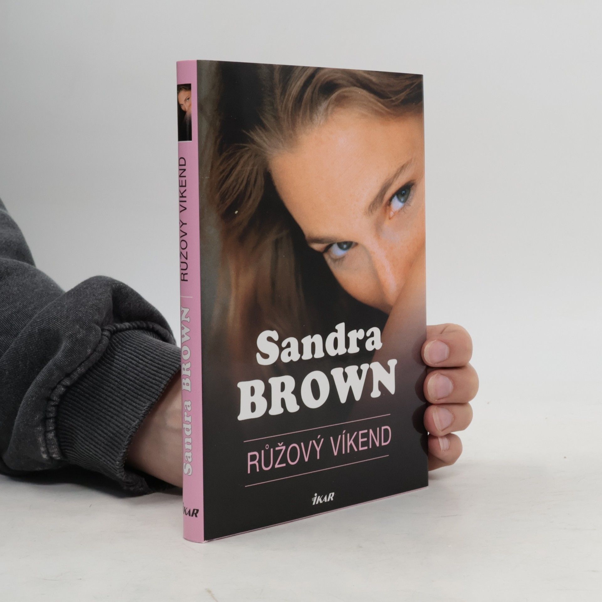 Sandra Brown Růžový víkend