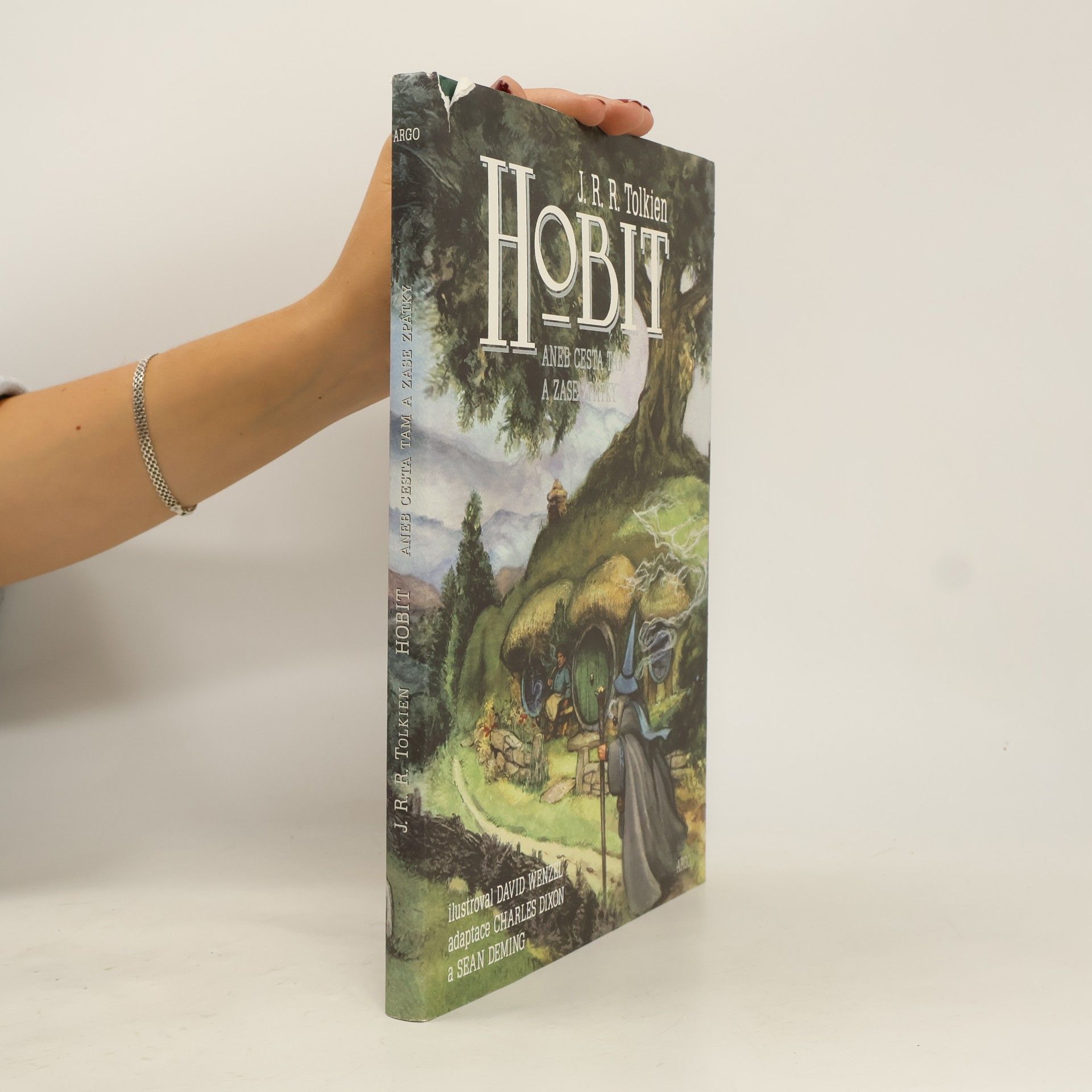 J. R. R. Tolkien Hobit aneb Cesta tam a zase zpátky