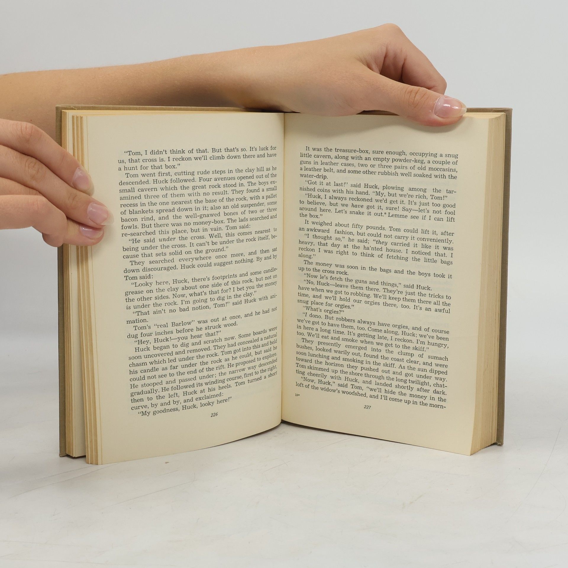 Mark Twain The Adventures of Tom Sawyer. The Adventures of Huckleberry Finn