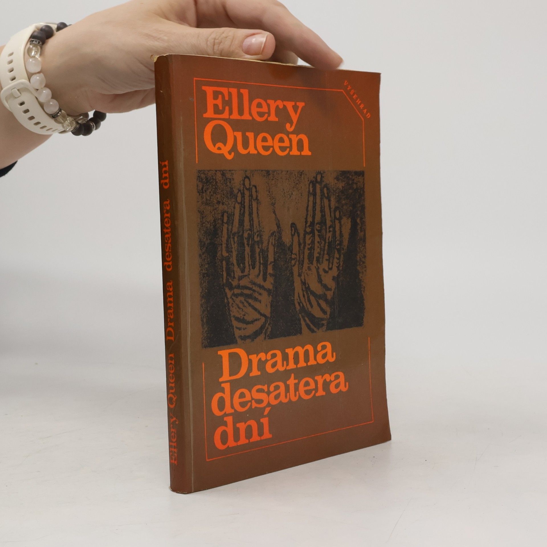Ellery Queen Drama desatera dní