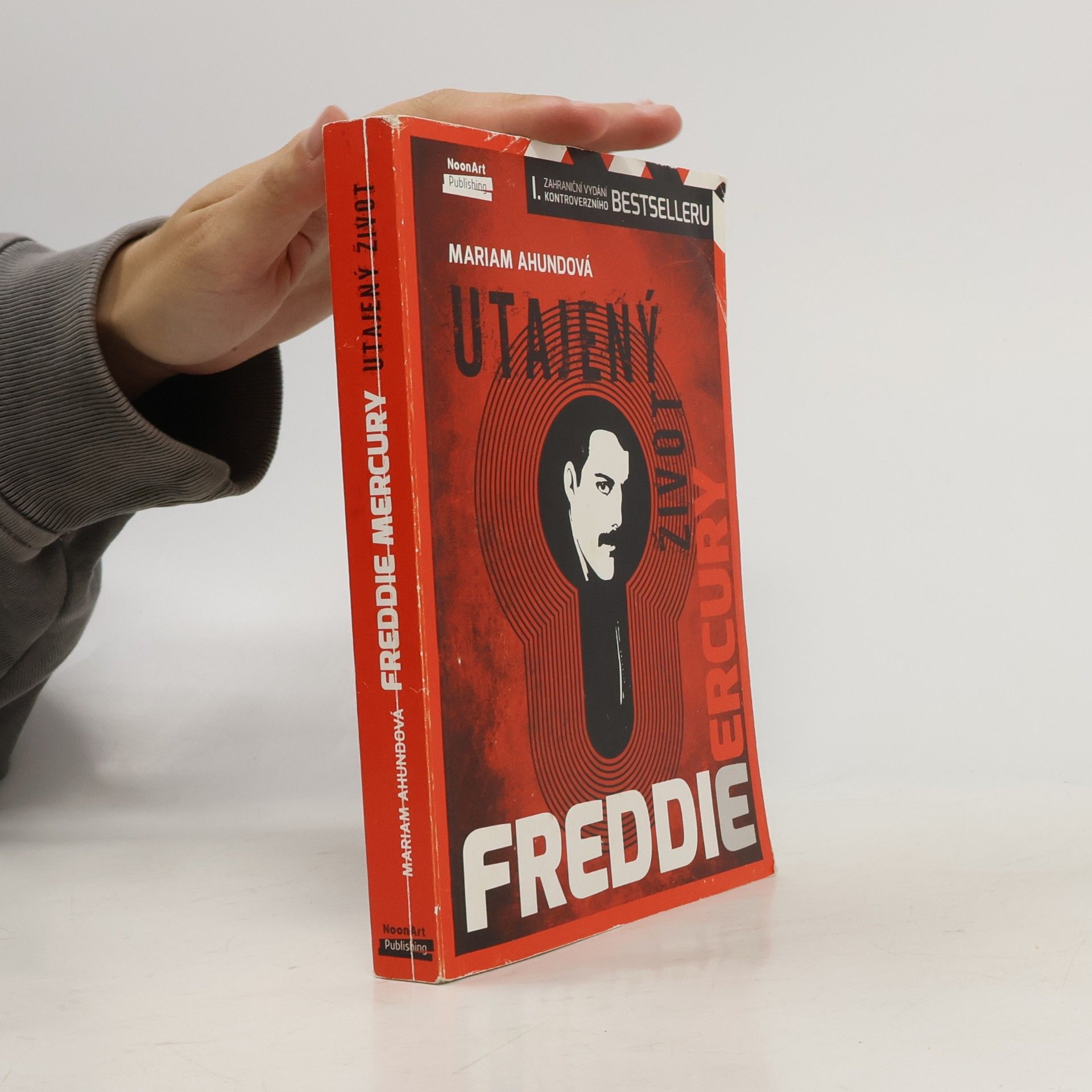 Freddie Mercury. Utajený život