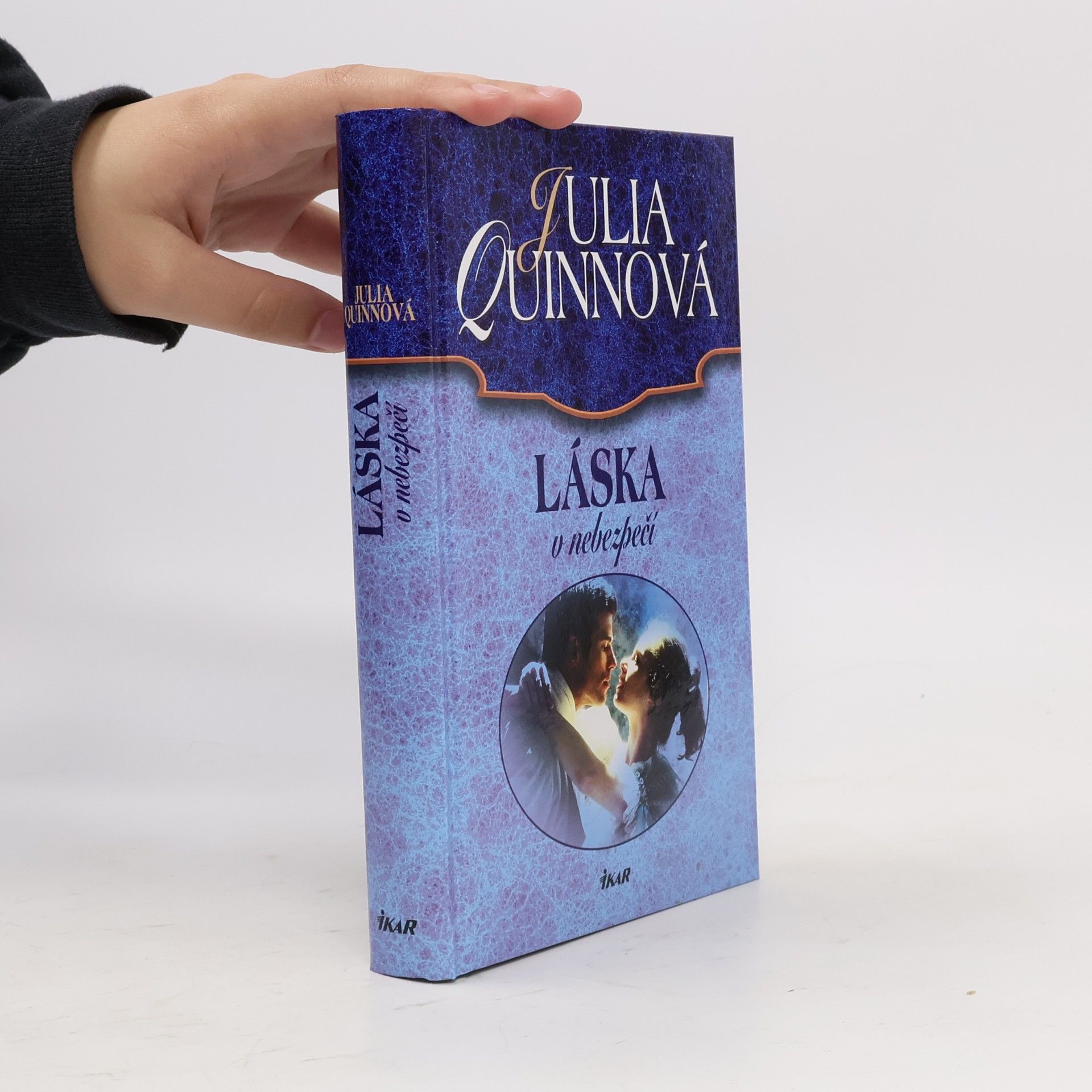 Julie Quinnová Láska v nebezpečí