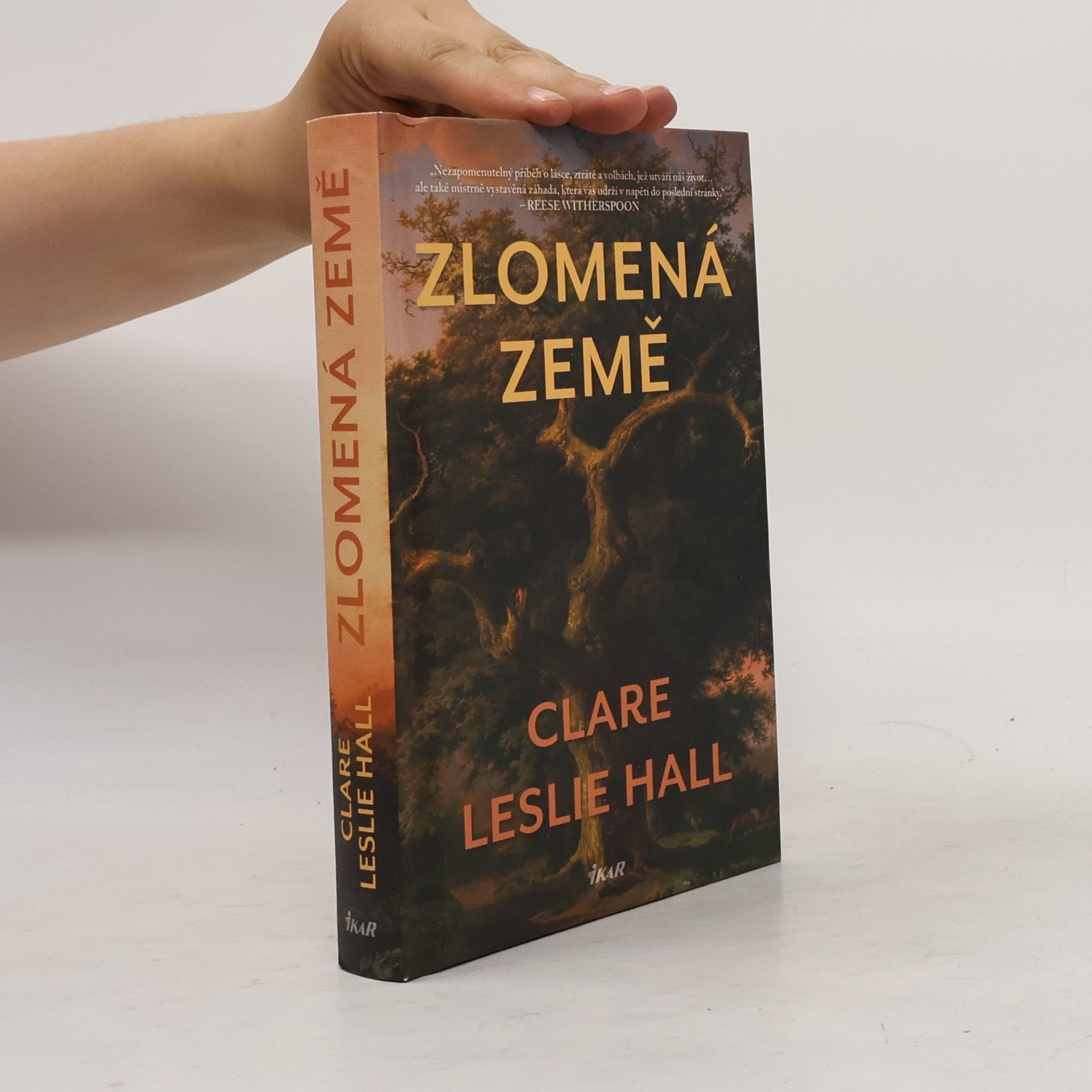 Clare Leslie Hall Zlomená země