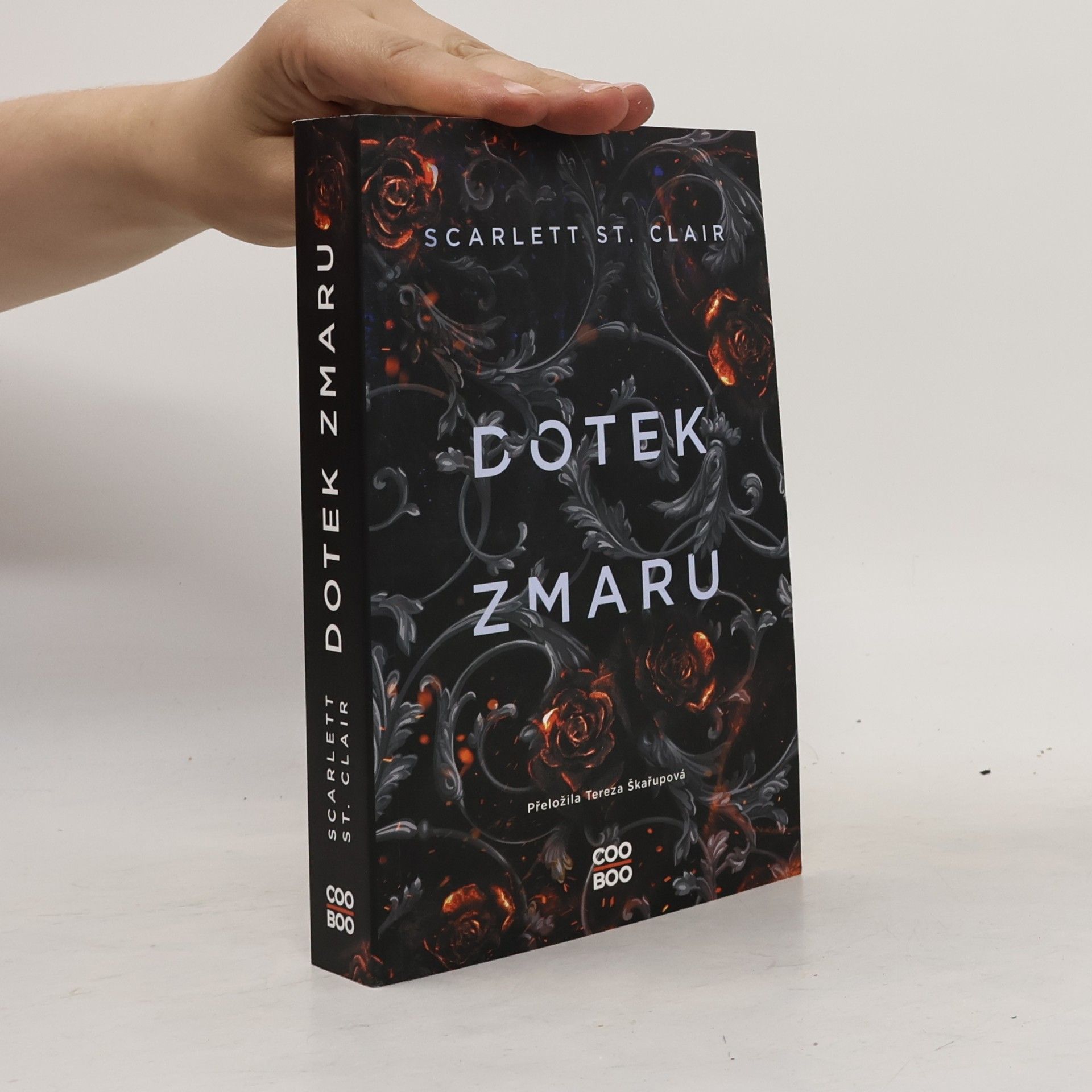 Scarlett St. Clair Dotek zmaru