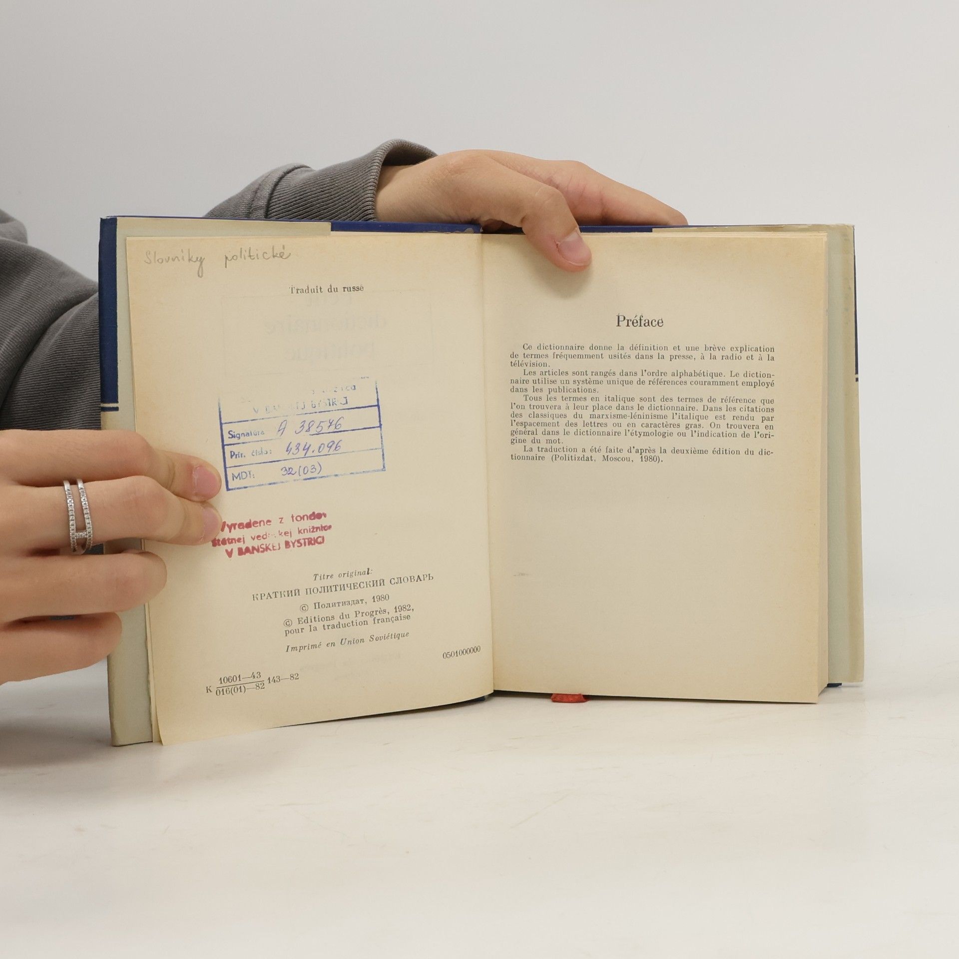 Collectif d'auteurs Petit Dictionaire politique