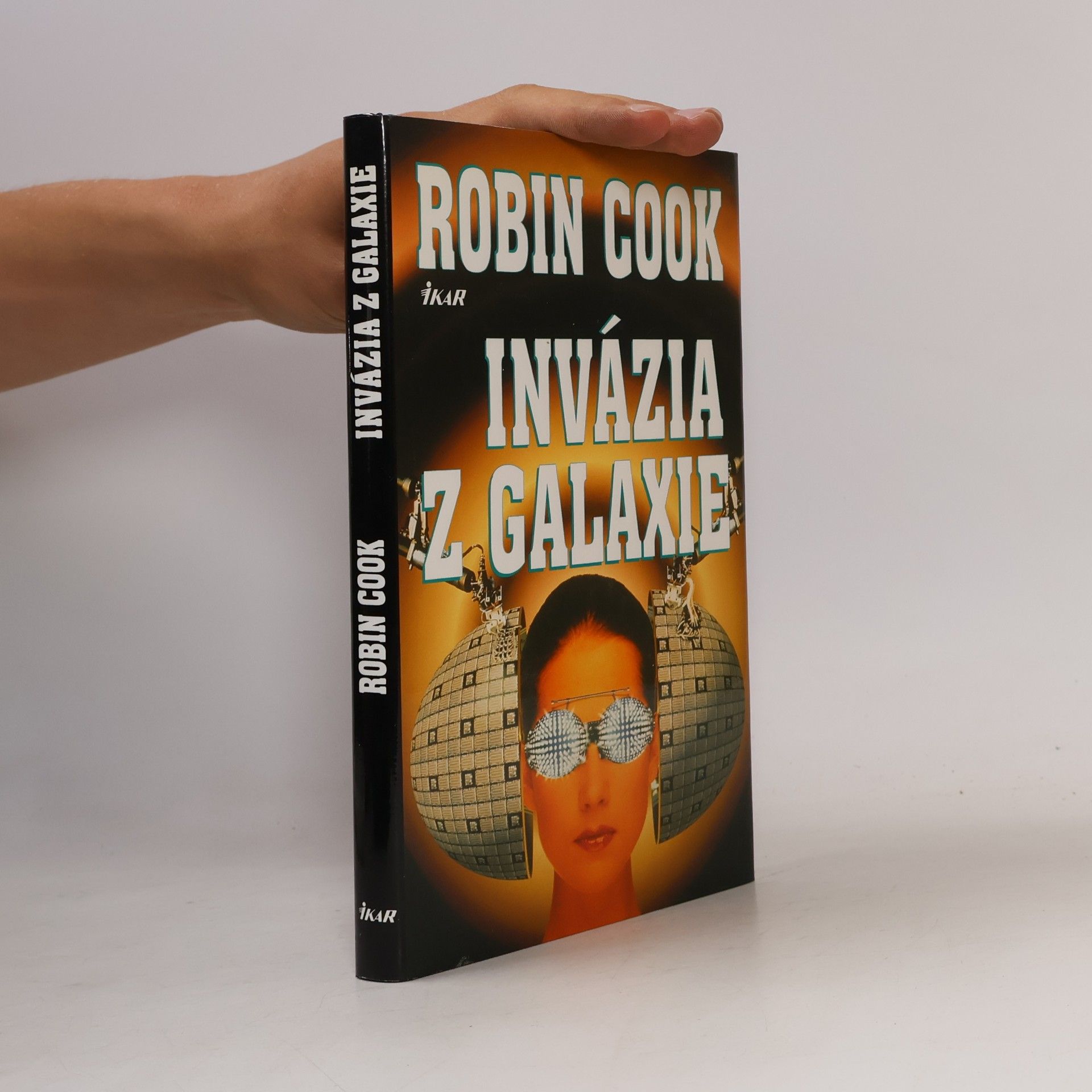 Robin Cook Invázia z galaxie