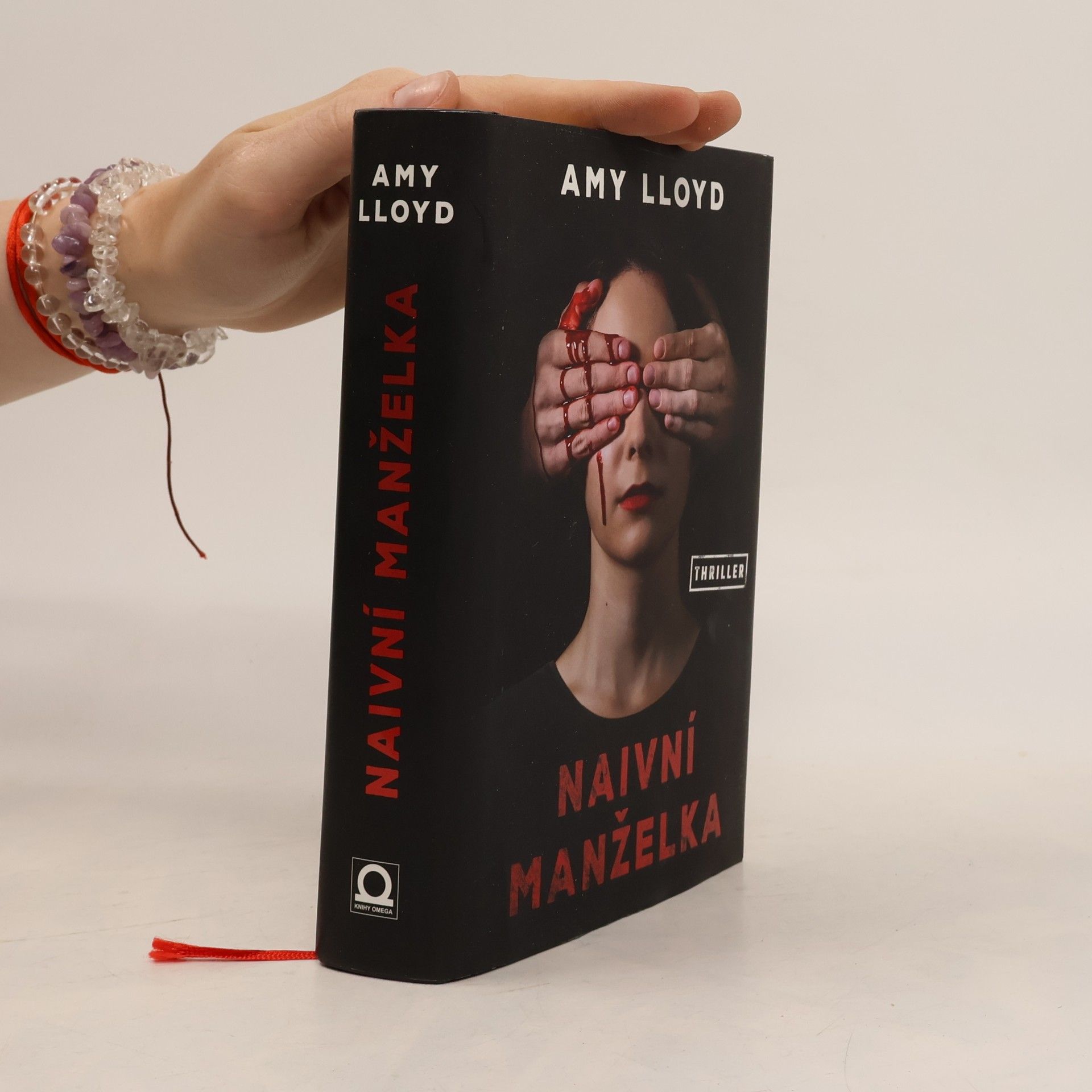 Amy Lloyd Naivní manželka