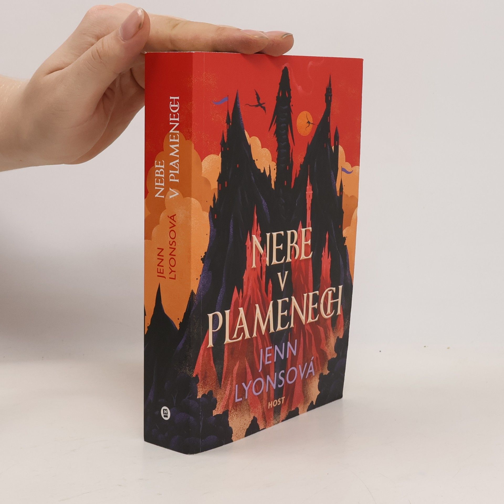 Jenn Lyons Nebe v plamenech