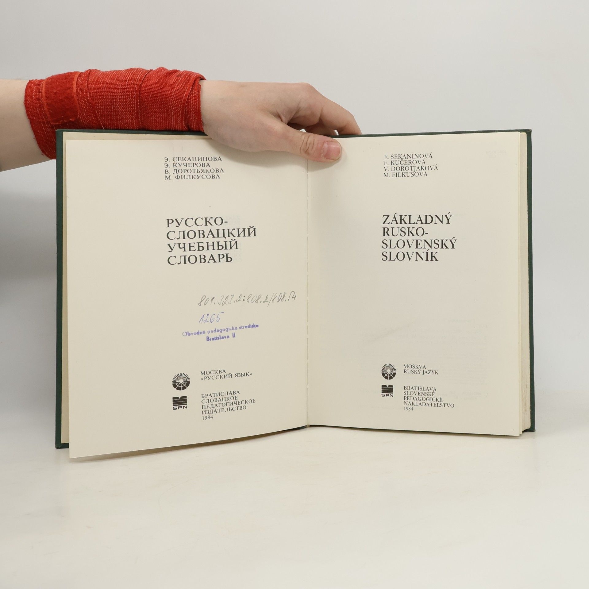 Ella Sekaninová Základný rusko-slovenský slovník