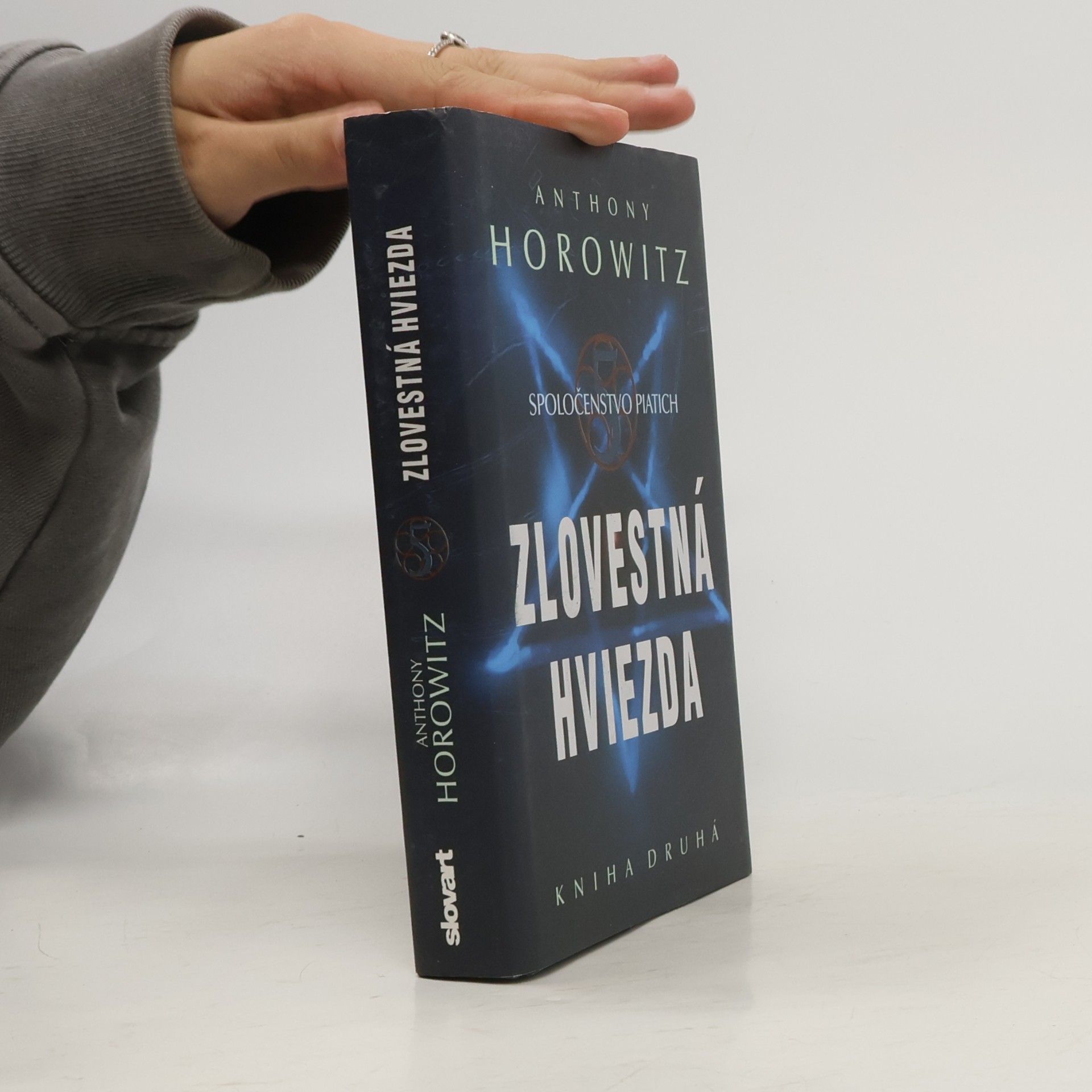 Anthony Horowitz Zlovestná hviezda