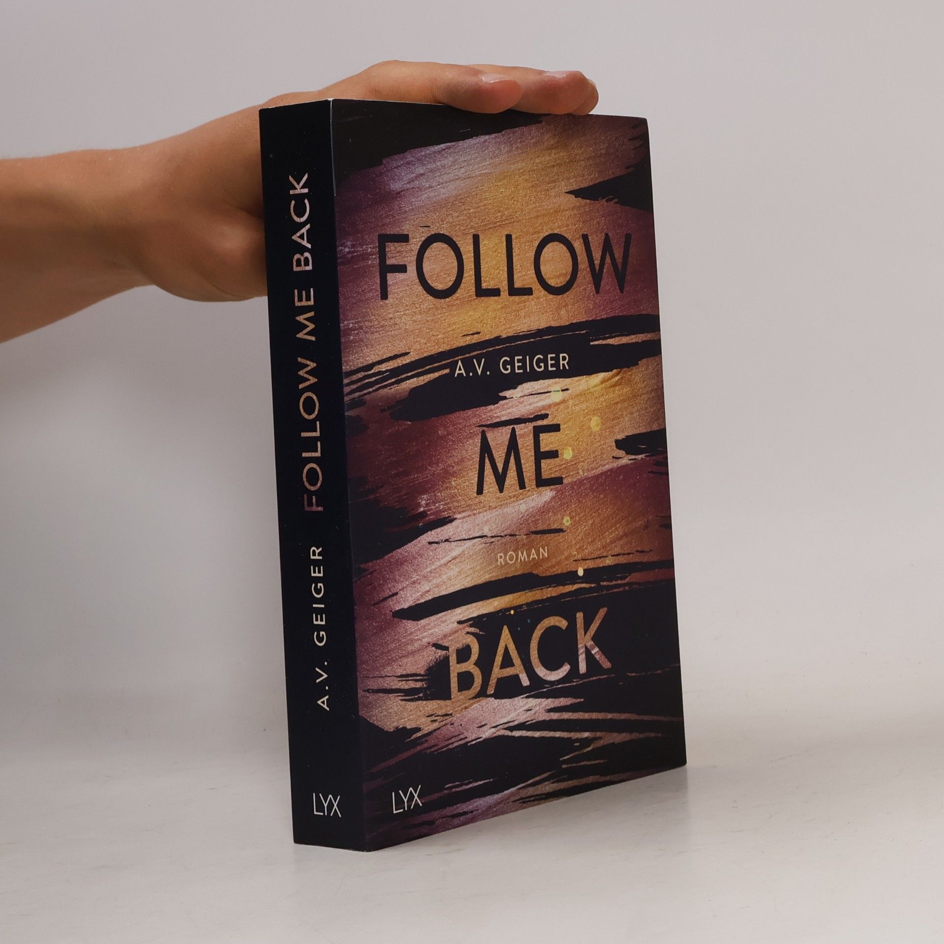 A.V. Geiger Follow me back