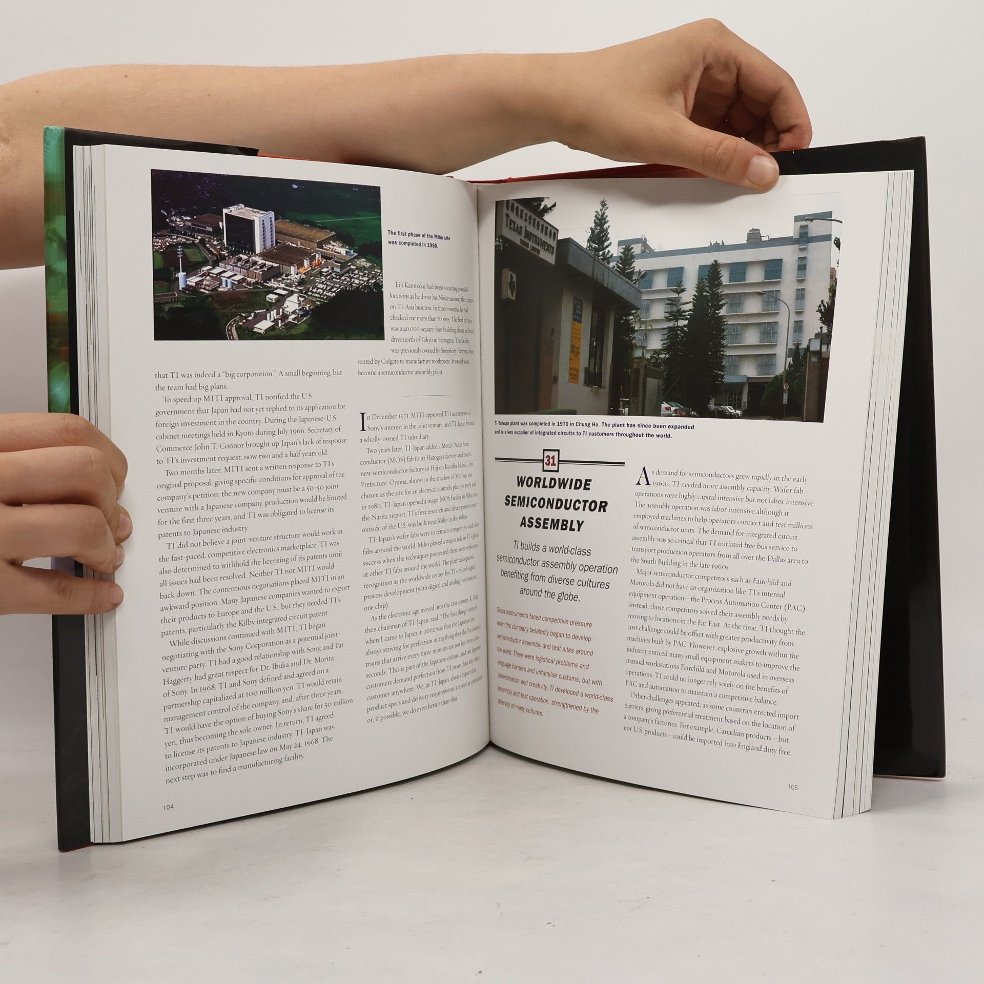 Caleb Pirtle Engineering the world : stories from the first 75 years of Texas Instruments