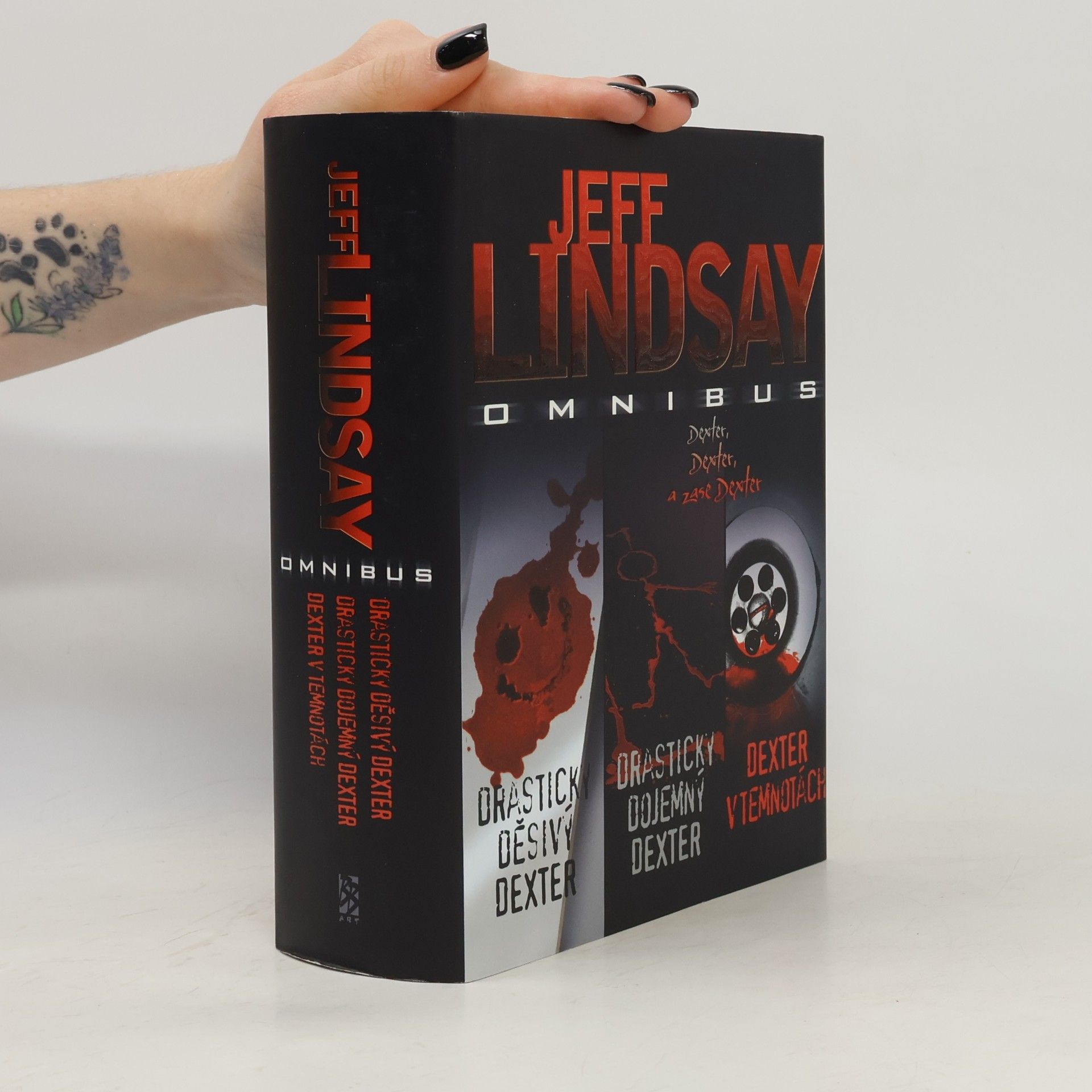 Jeff Lindsay Jeff Lindsay omnibus. V hlavní roli Dexter Morgan
