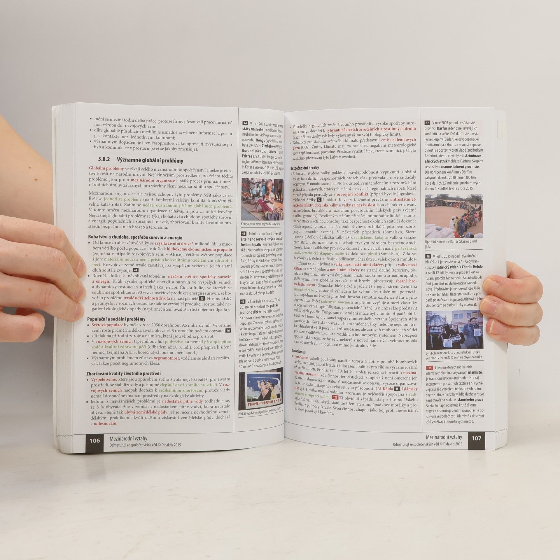 Autorenkollektiv Odmaturuj! ze společenských věd