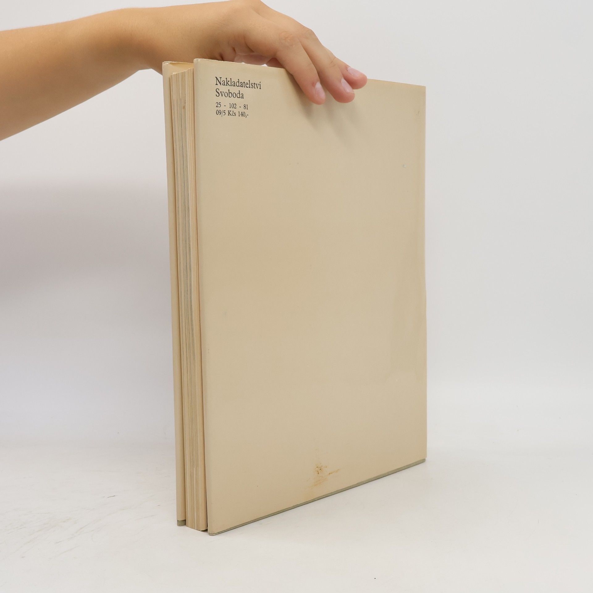 Various authors Hrady, zámky a tvrze v Čechách, na Moravě a ve Slezsku I. Jižní Morava