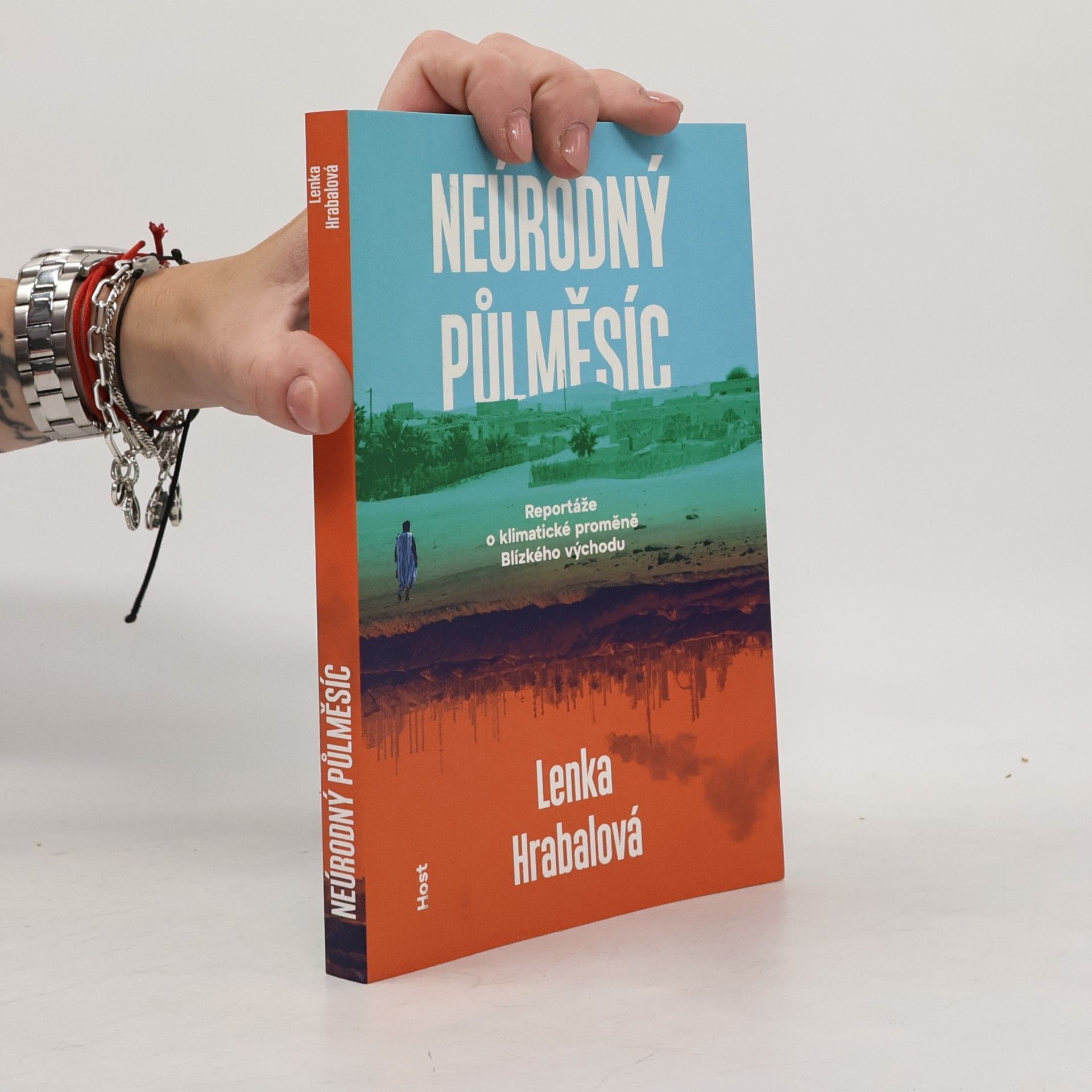 Lenka Hrabalová Neúrodný půlměsíc