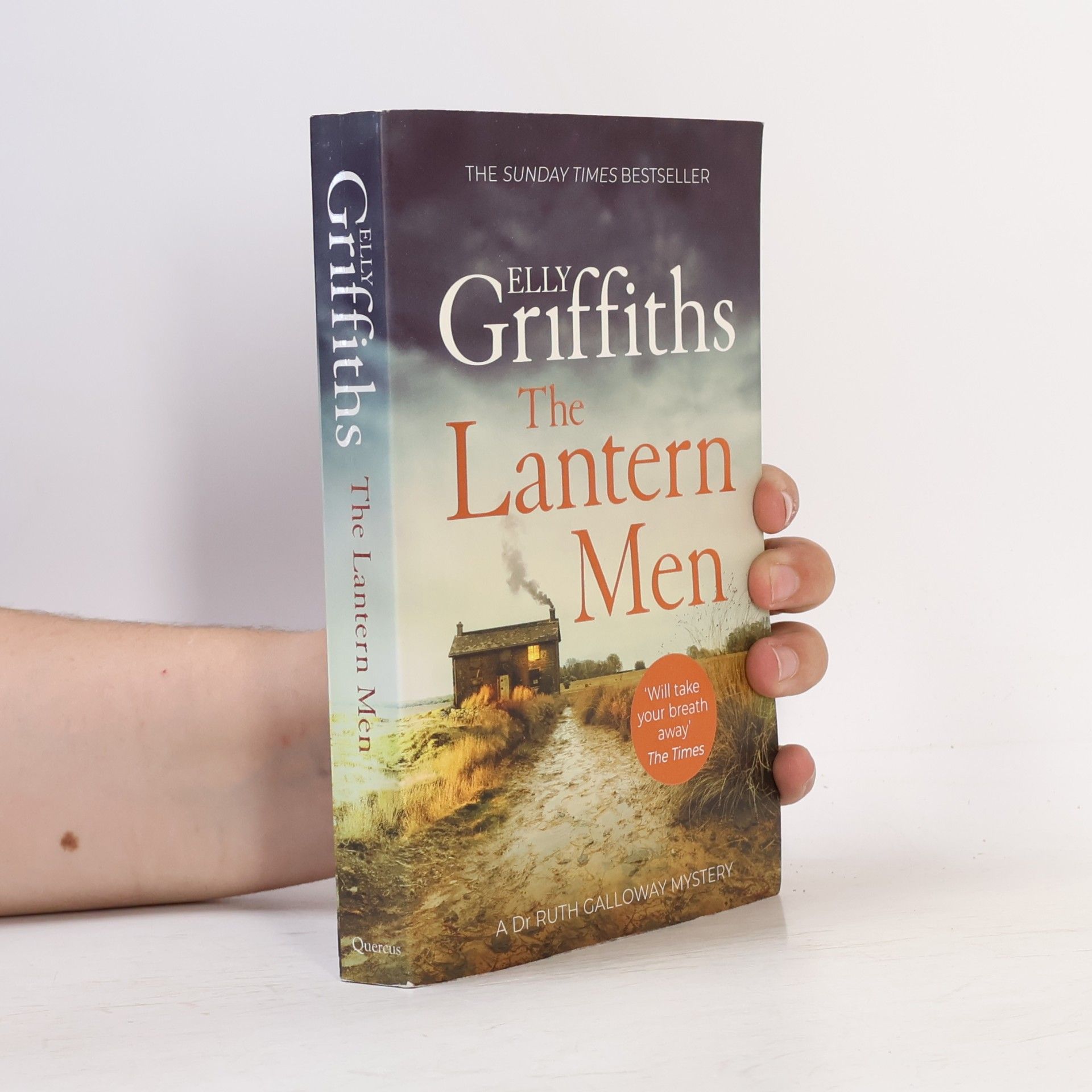 Elly Griffiths The Lantern Men