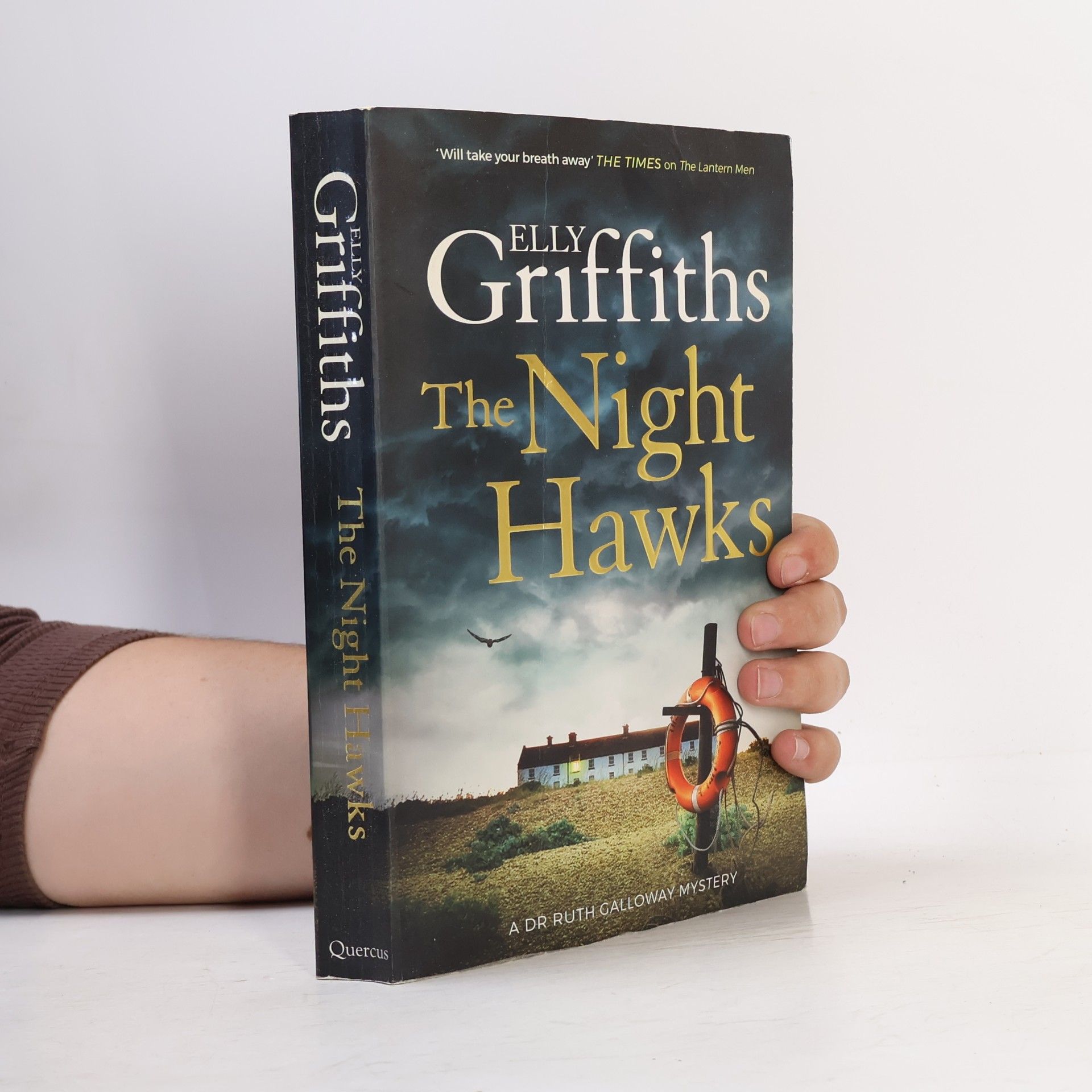 Elly Griffiths The Night Hawks
