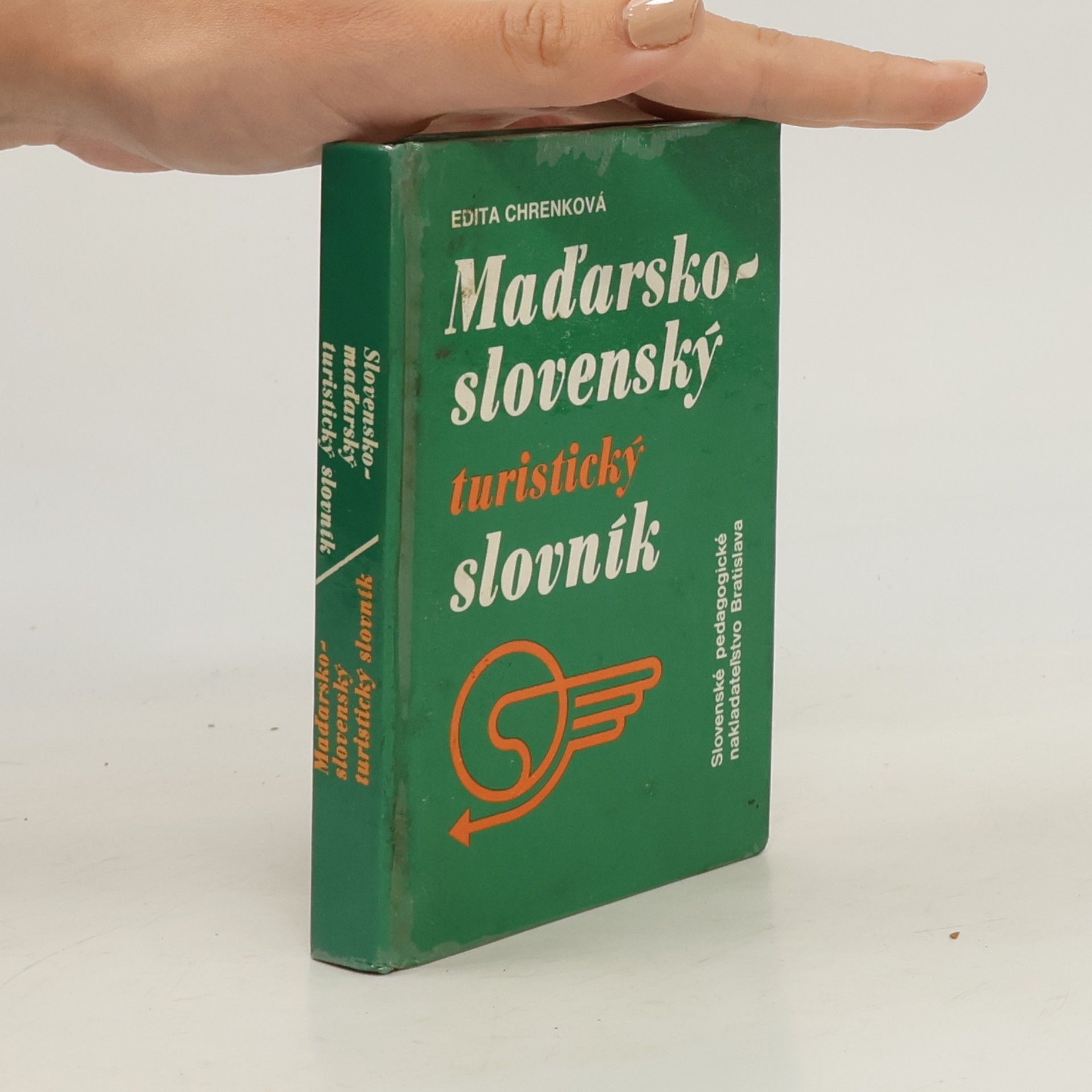 Edita Chrenková Maďarsko-slovenský a slovensko-maďarský turistický slovník
