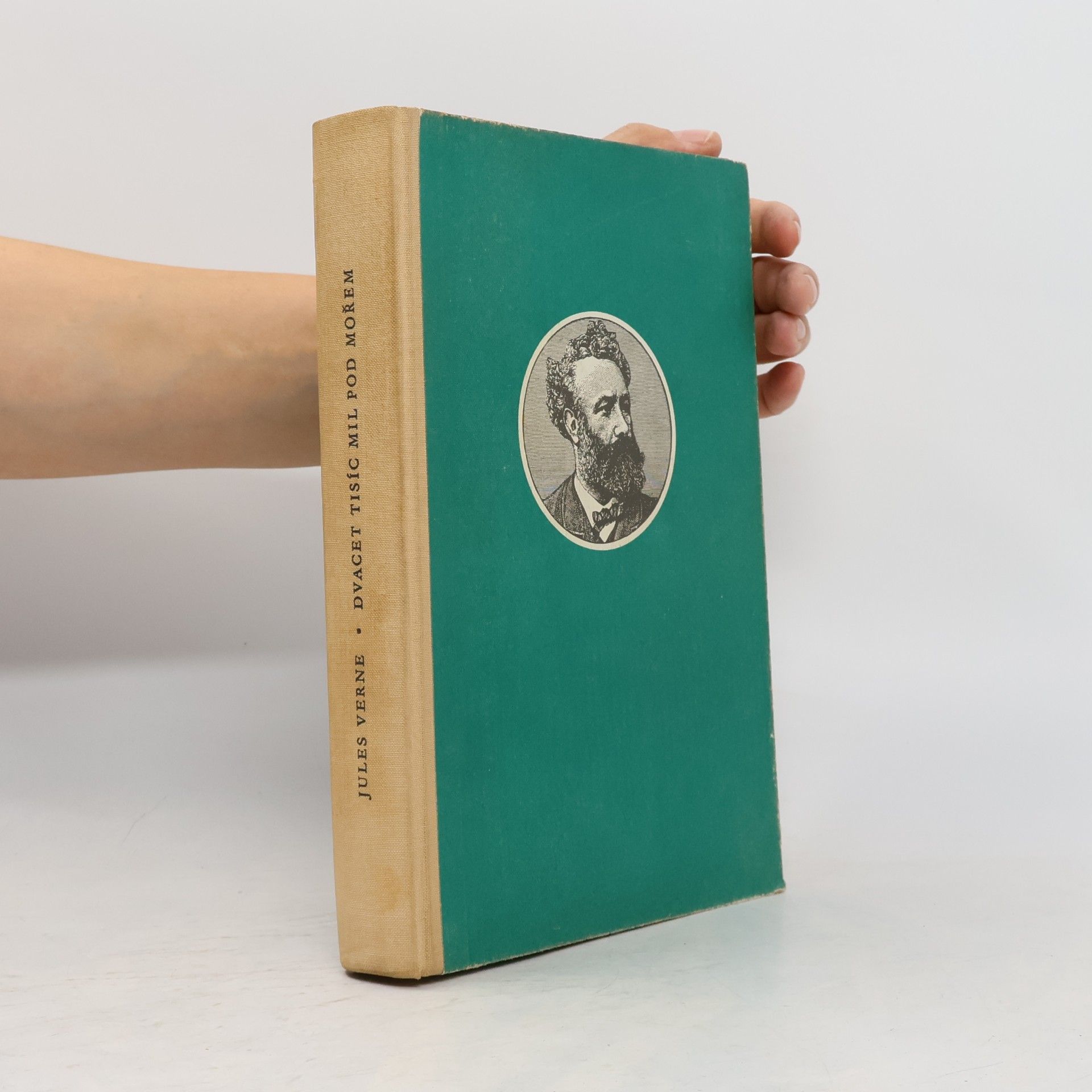 Jules Verne Dvacet tisíc mil pod mořem