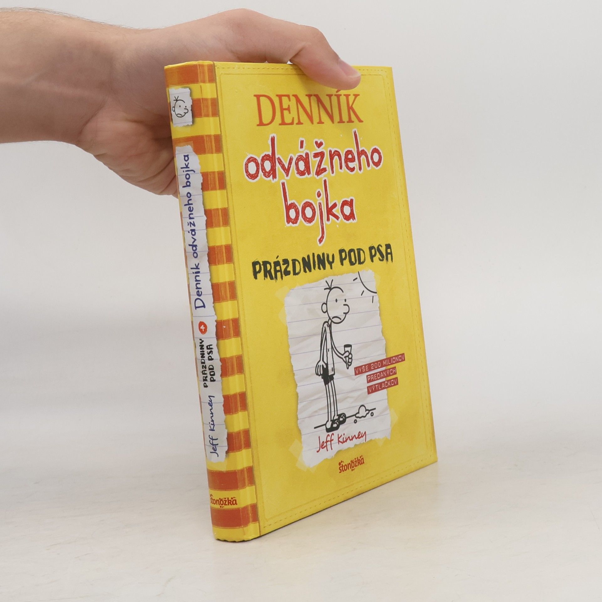 Jeff Kinney Denník odvážneho bojka 4: Prázdniny pod psa