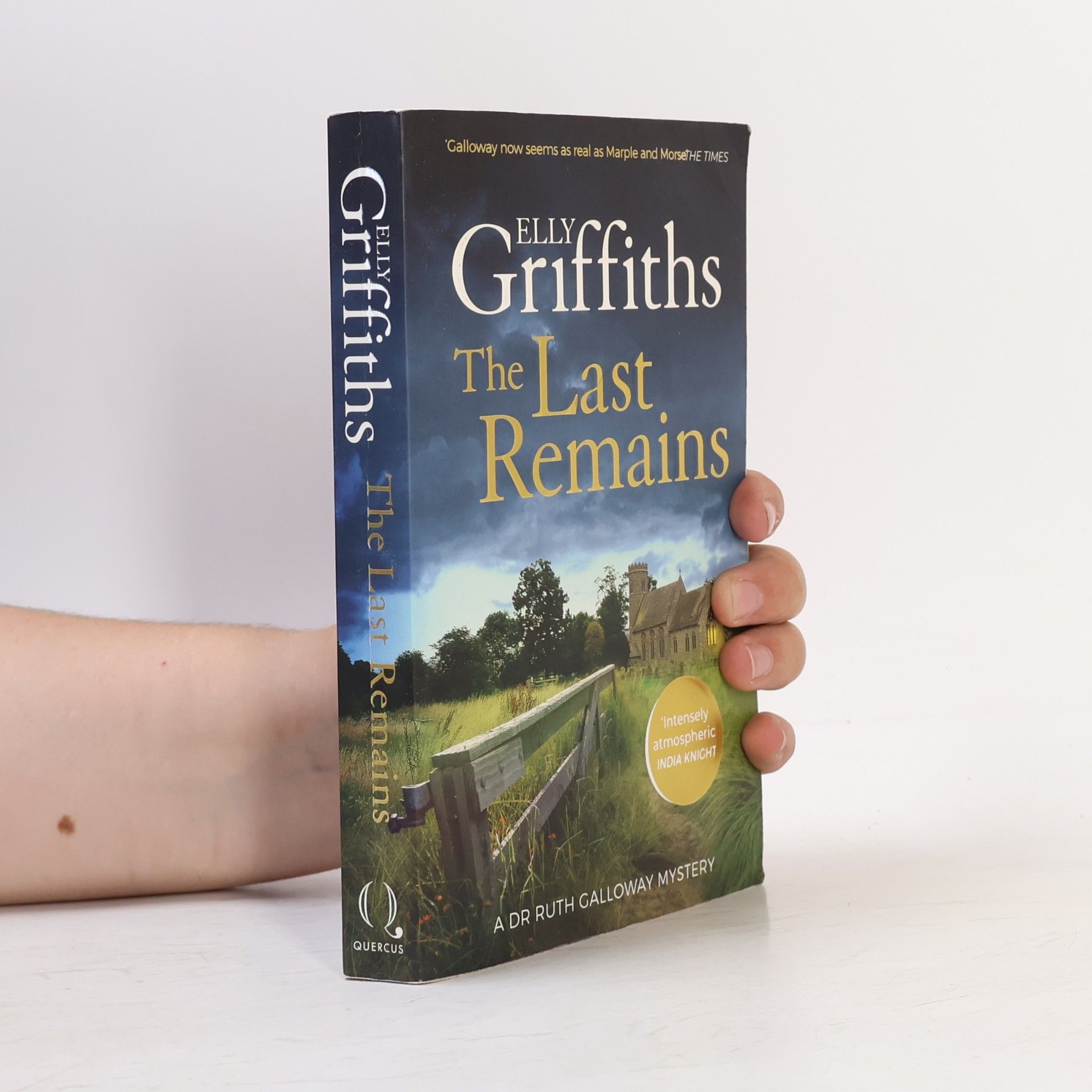 Elly Griffiths The Last Remains