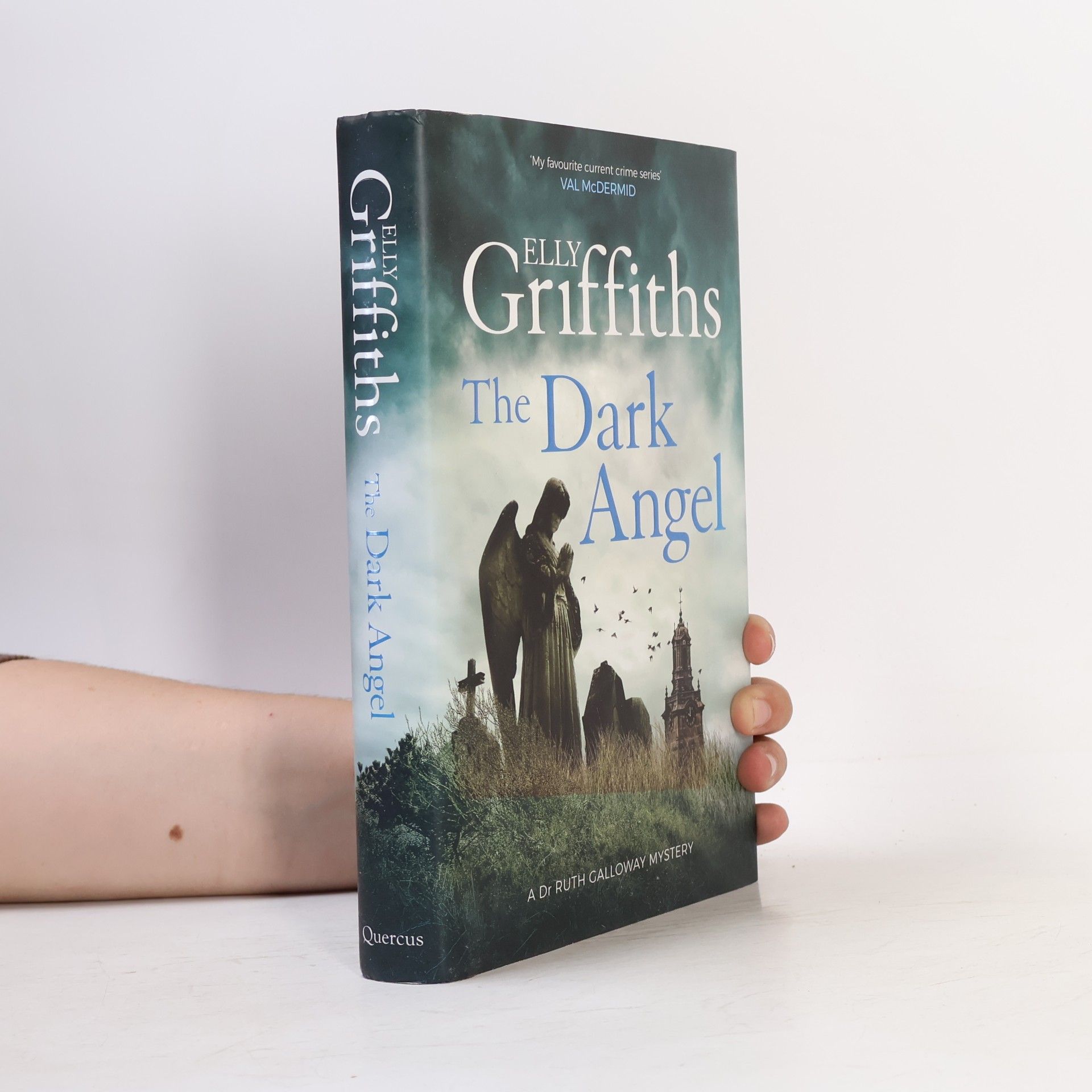 Elly Griffiths The Dark Angel