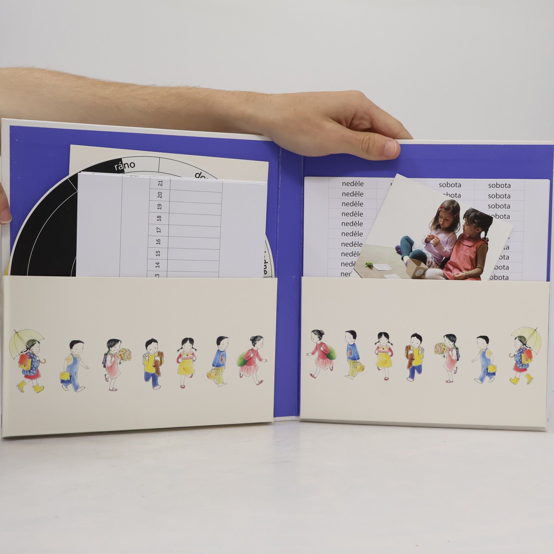 Adeline Charneau Moje album Montessori. Čas
