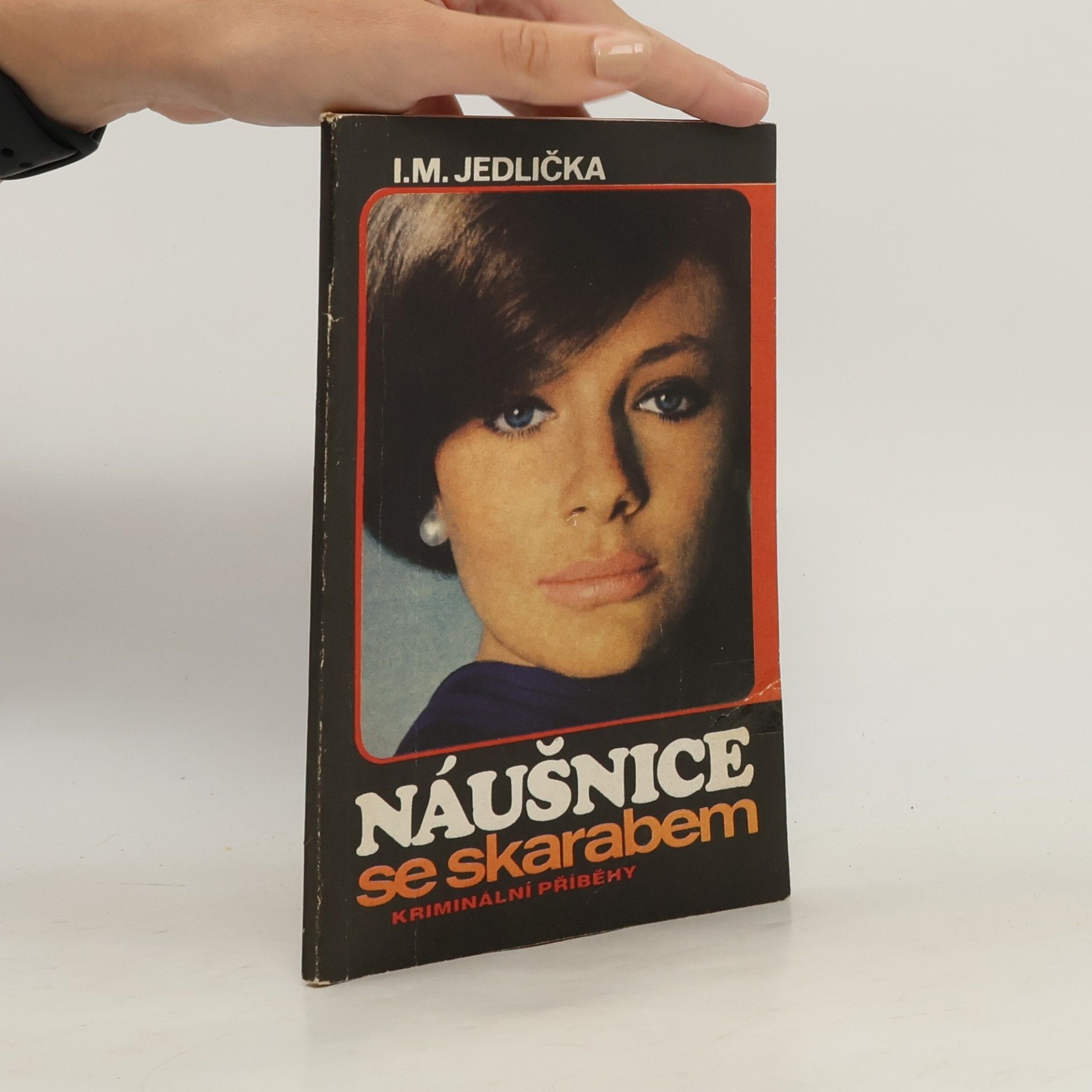 Ivan Milan Jedlička Náušnice se skarabem